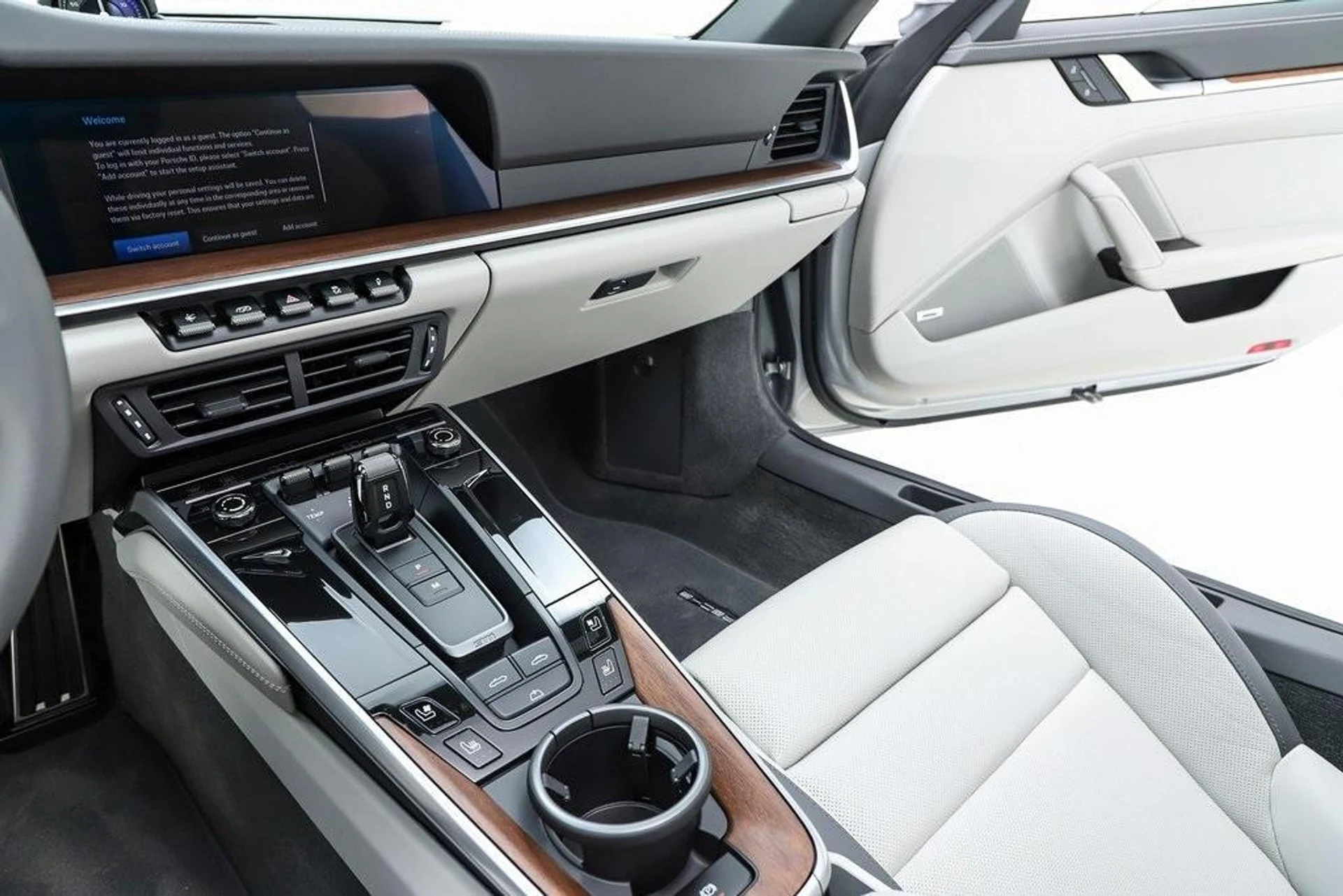 mph057_2981139180_nbhk_KL_Xhu_Nqiyd9_g5gl_Xez_Eu6_Q_c1e3464fb9