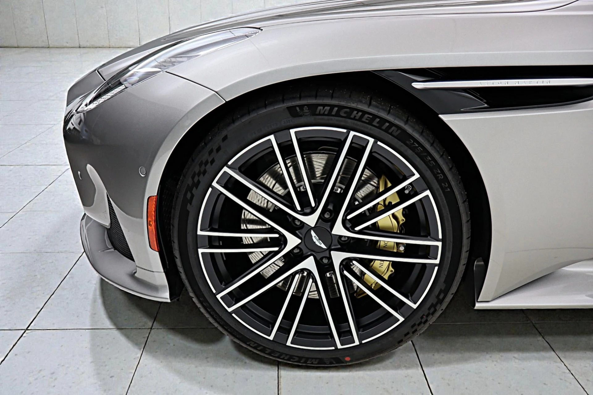 mph057_3016398834_New_2026_Aston_Martin_DB_12_Volante_ff127bcfca