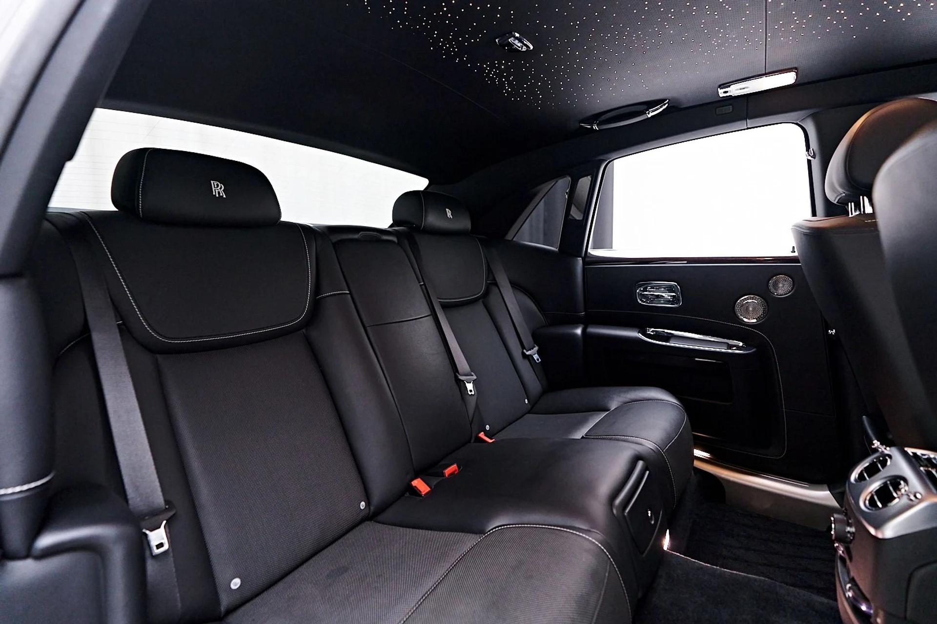 mph057_3079170317_Used_2019_Rolls_Royce_Ghost_Base_1744847276_9d6d26b1f5