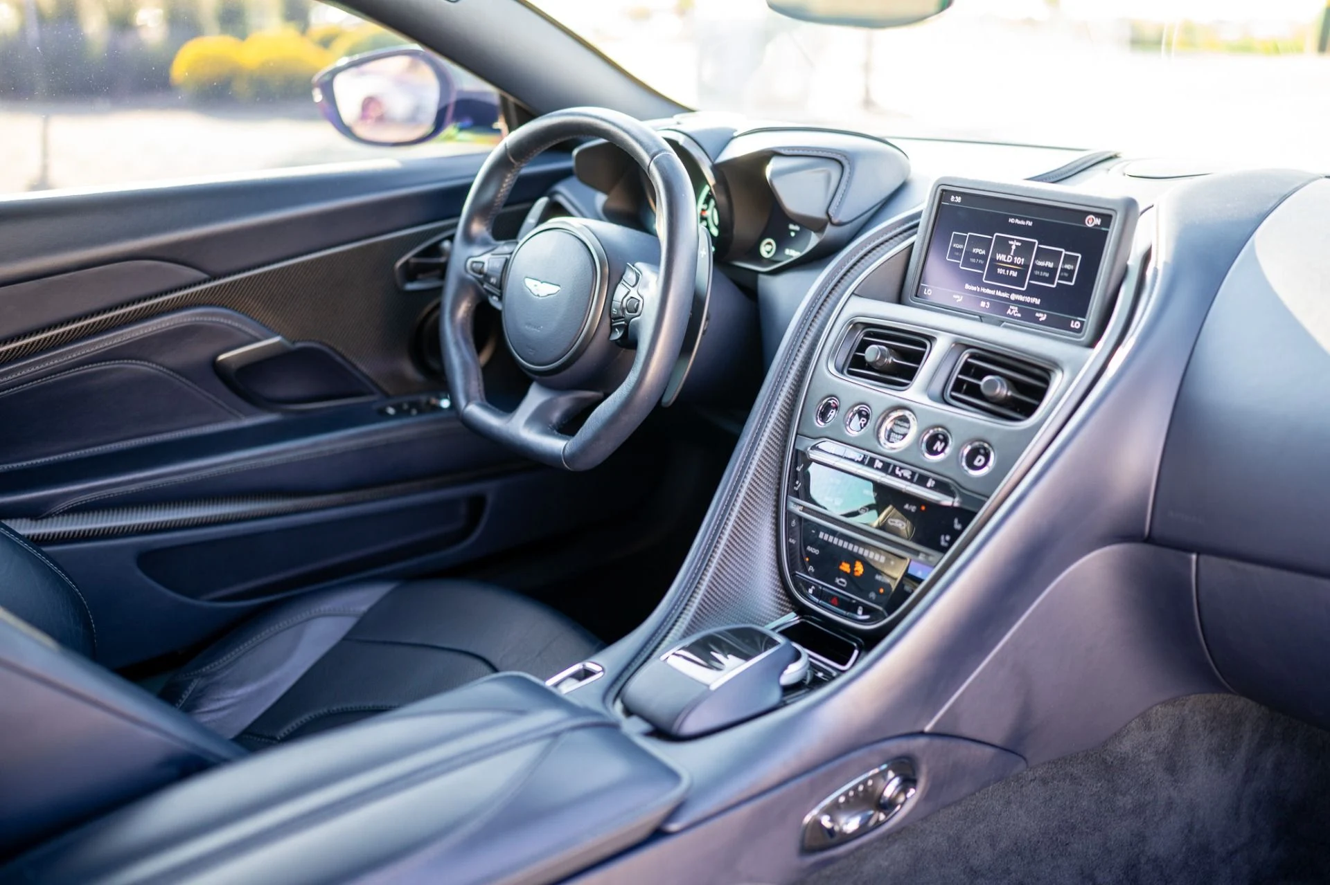 mph057_3094876722_Used_2020_Aston_Martin_DBS_Superleggera_1782927184_722b6805d4