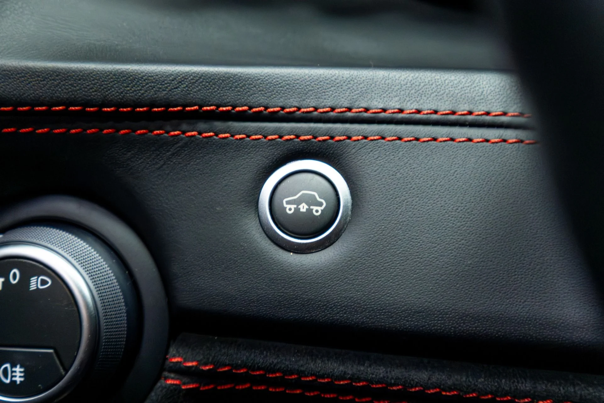 mph057_3103822480_Used_2018_Ferrari_488_GTB_1775864640_7bfb4a8b4b