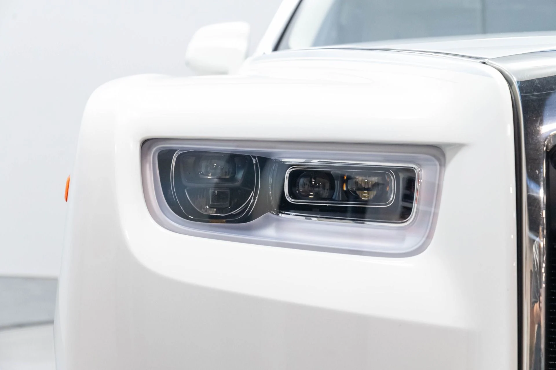 mph057_3141255882_Used_2019_Rolls_Royce_Phantom_1784063951_0bd66a2445