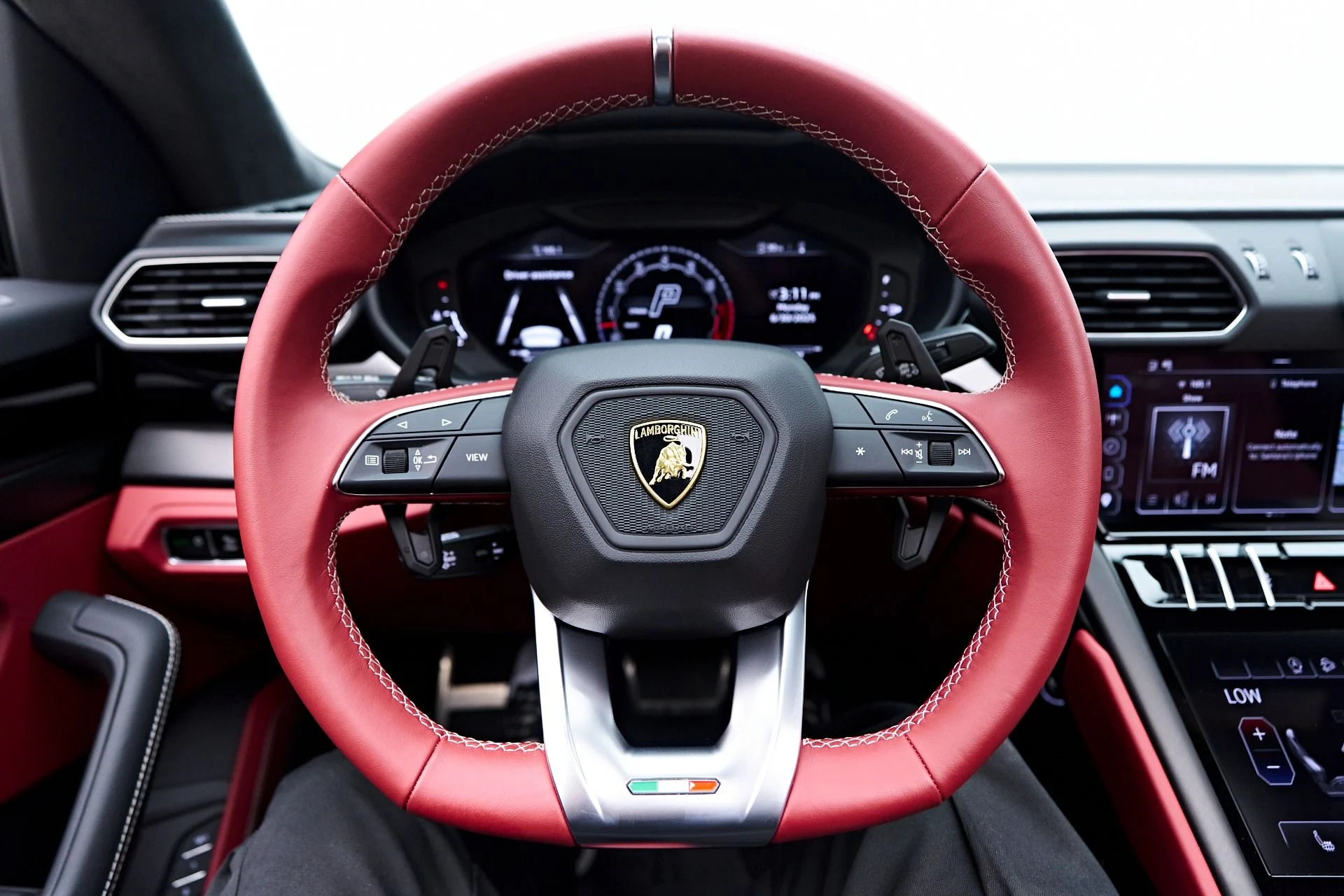 mph057_3167037433_Used_2024_Lamborghini_Urus_S_1751401874_d094f3f0b2