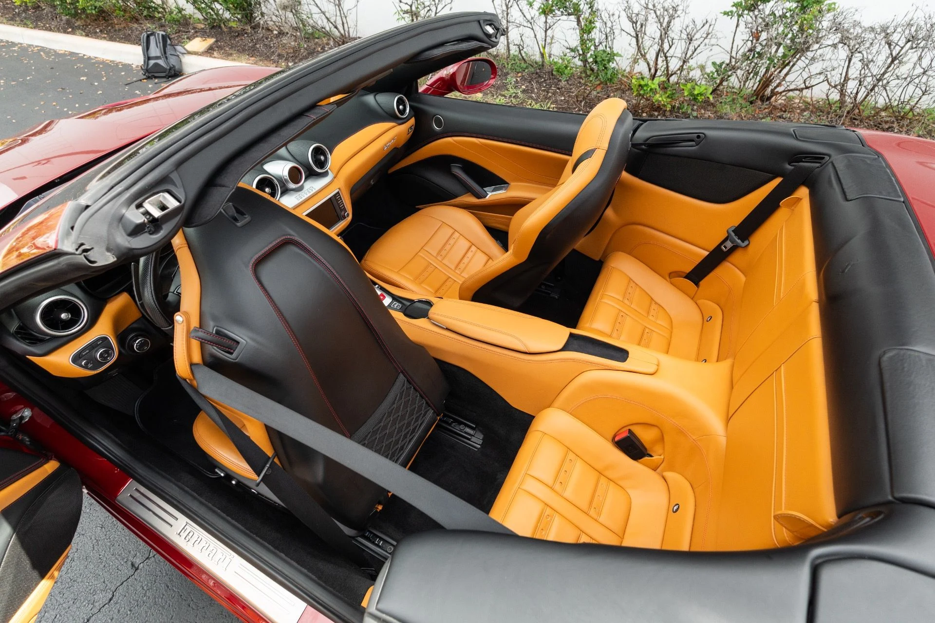 mph057_3183596559_Used_2015_Ferrari_California_T_1773337239_c8c048b542