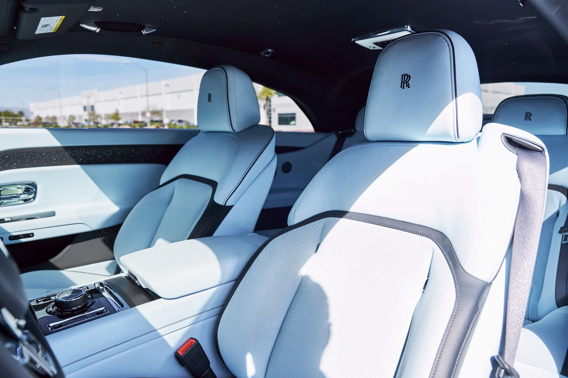 mph057_3217988474_Used_2025_Rolls_Royce_Spectre_Base_1773452557_f0636760d8