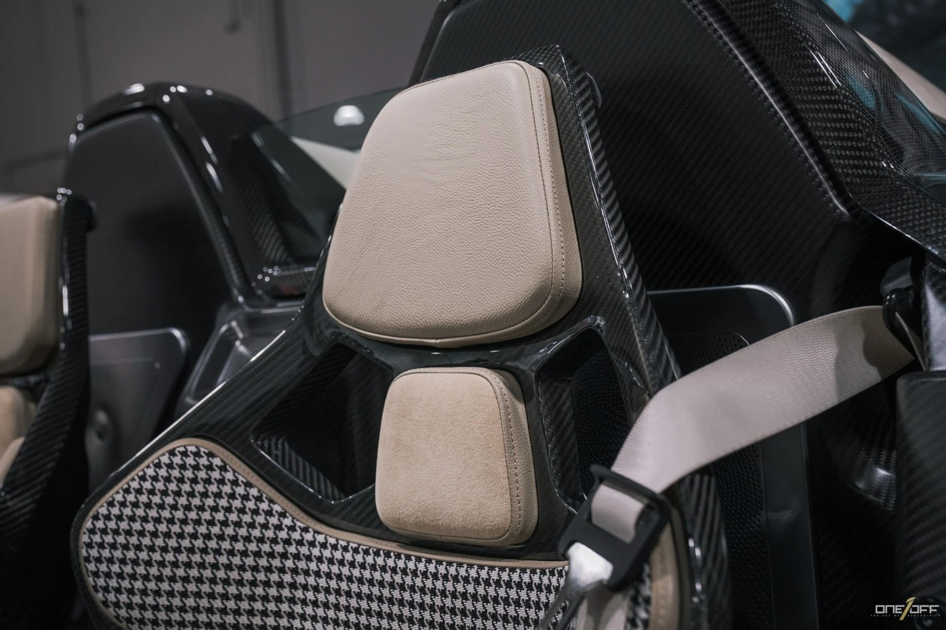 mph057_322741211_Used_1997_Porsche_911_Gunther_Werks_Speedster_1762325156_bd91b9dcfa