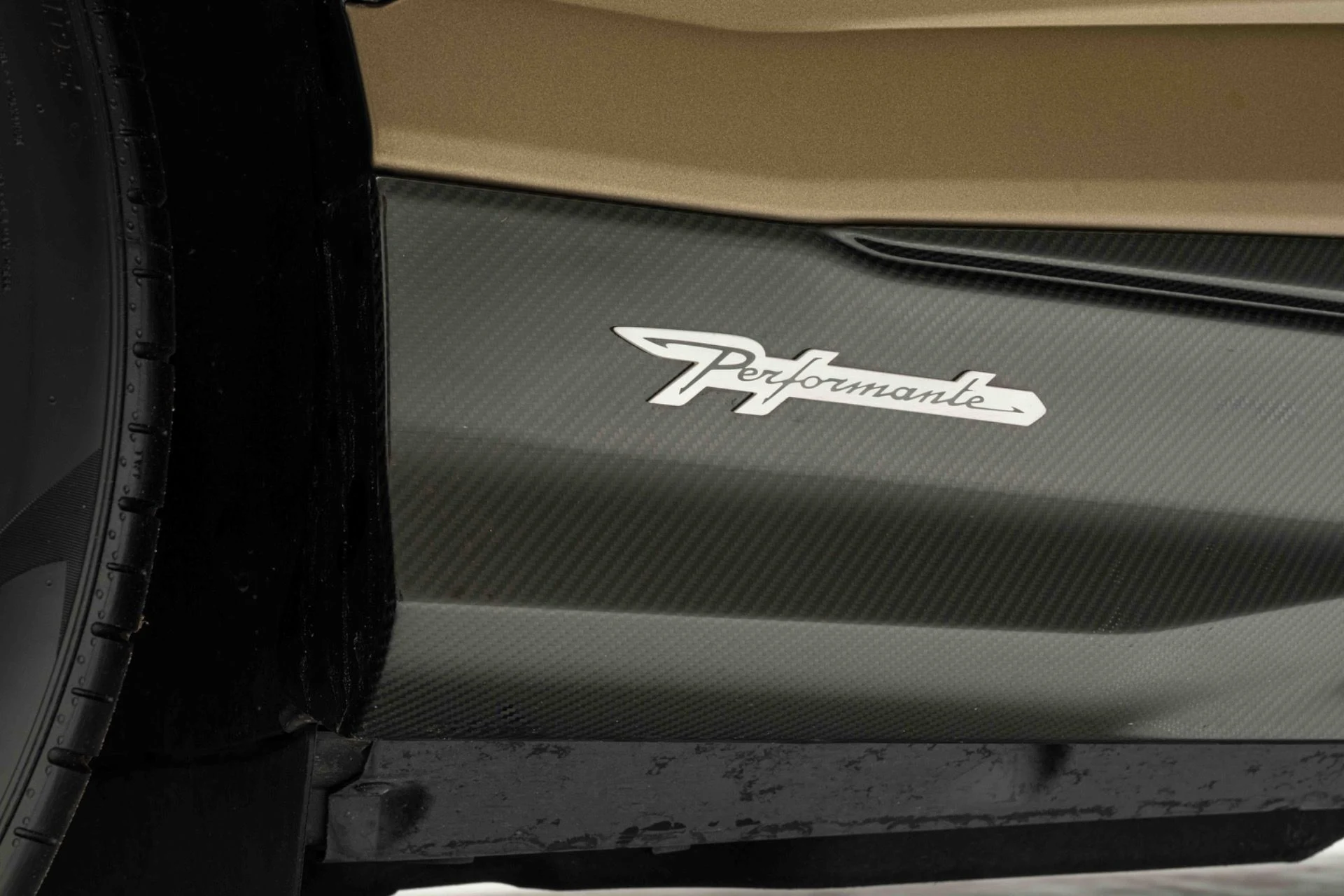 mph057_327032489_Used_2024_Lamborghini_Urus_Performante_1774028780_5dfabb69e0