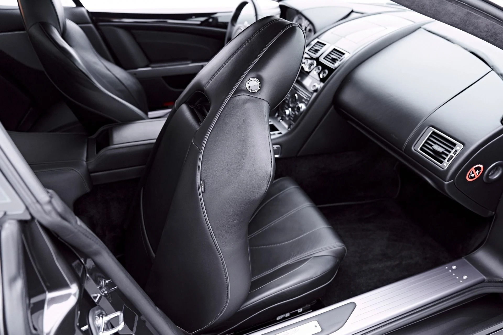 mph057_3304515412_Used_2014_Aston_Martin_DB_9_Base_1780969096_40a4d74993