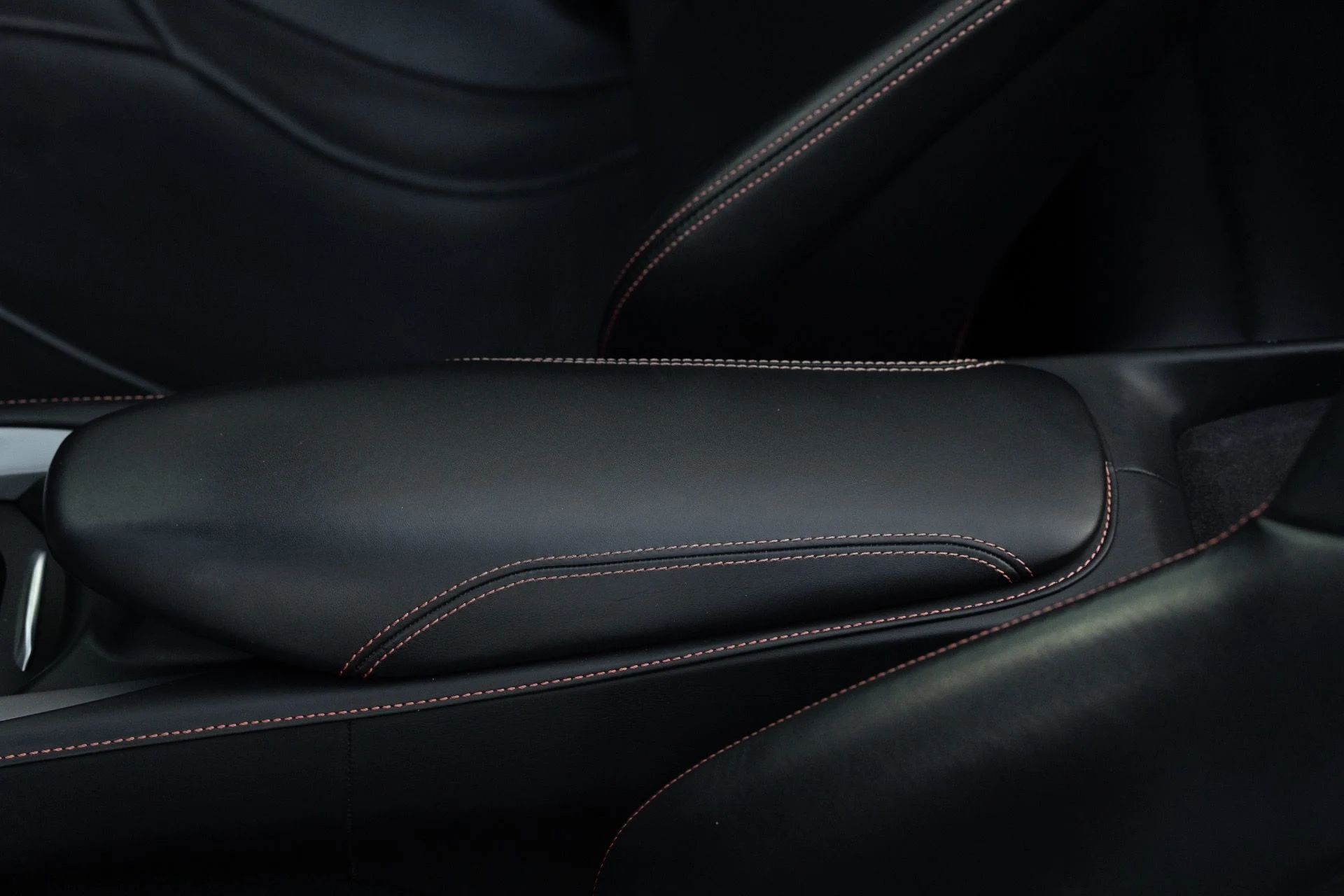 mph057_331748616_Used_2020_Ferrari_Portofino_1760457229_f738a7f529