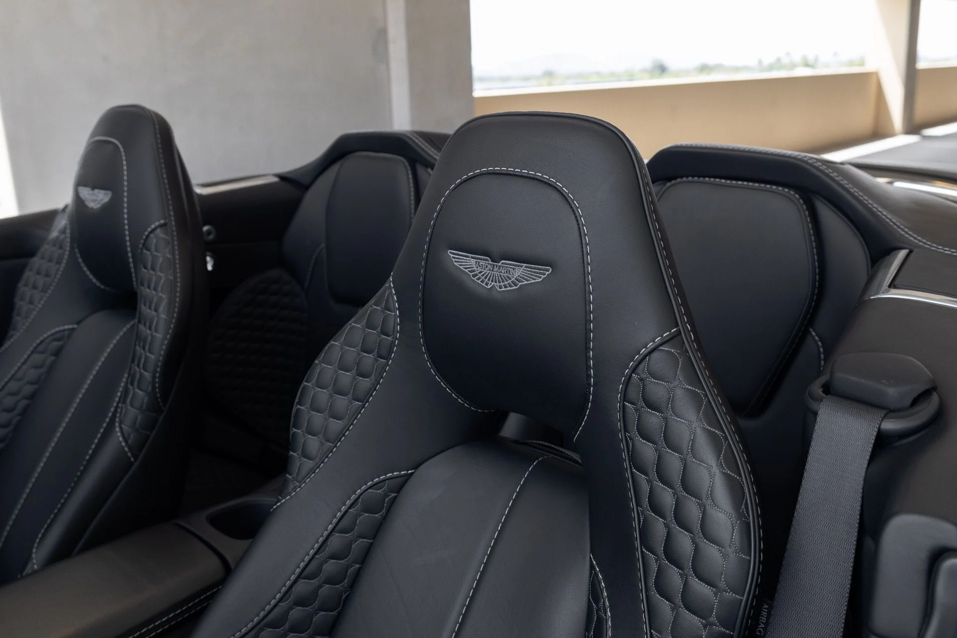 mph057_3340854786_Used_2015_Aston_Martin_Vanquish_Volante_1776978035_029c83bd8e