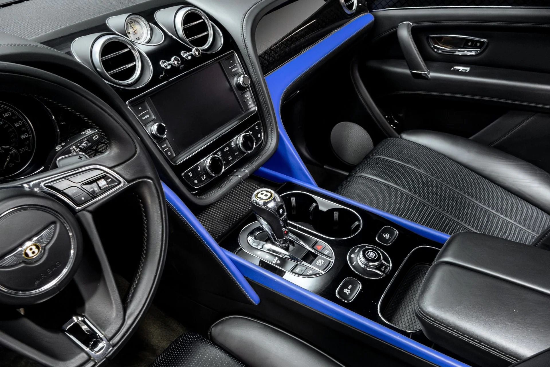 mph057_3355408531_Used_2020_Bentley_Bentayga_V8_1770245140_c1df15b899