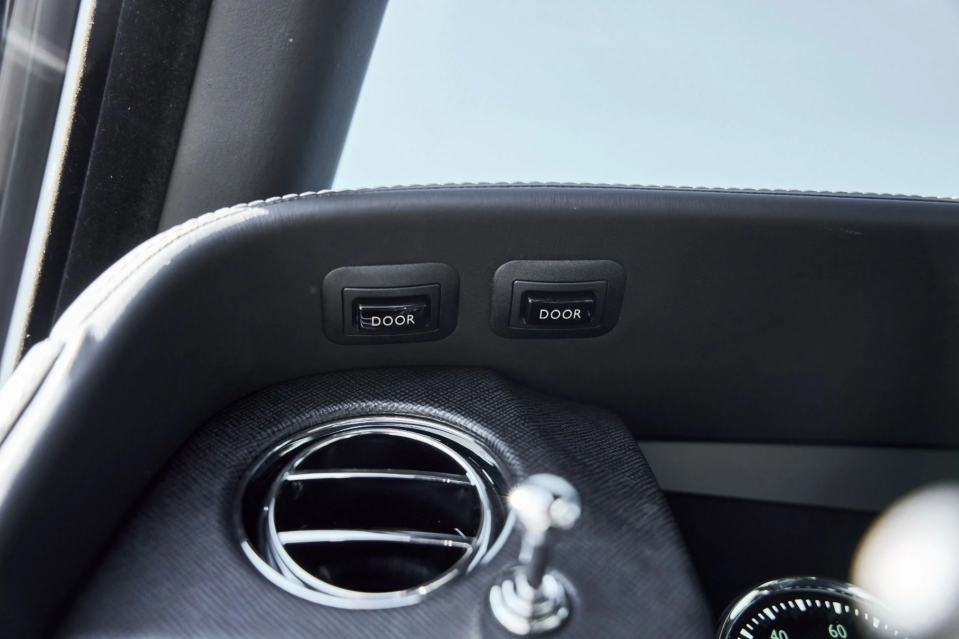 mph057_3369935749_Used_2023_Rolls_Royce_Cullinan_Black_Badge_1769736520_488df846cf