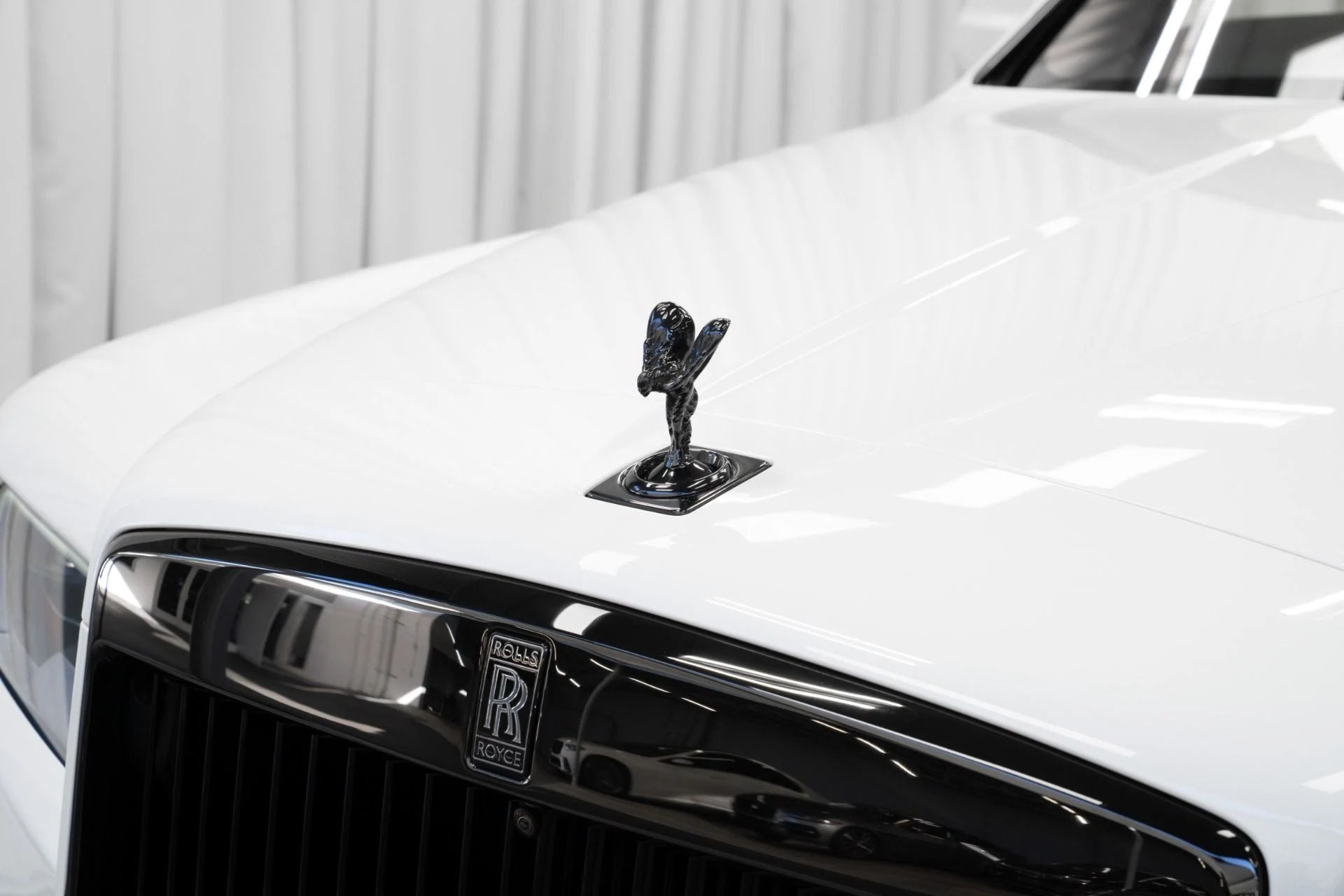 mph057_3395311489_Used_2023_Rolls_Royce_Cullinan_Black_Badge_Two_Tone_Interior_Starlight_Headliner_1762810213_8738de0c0b