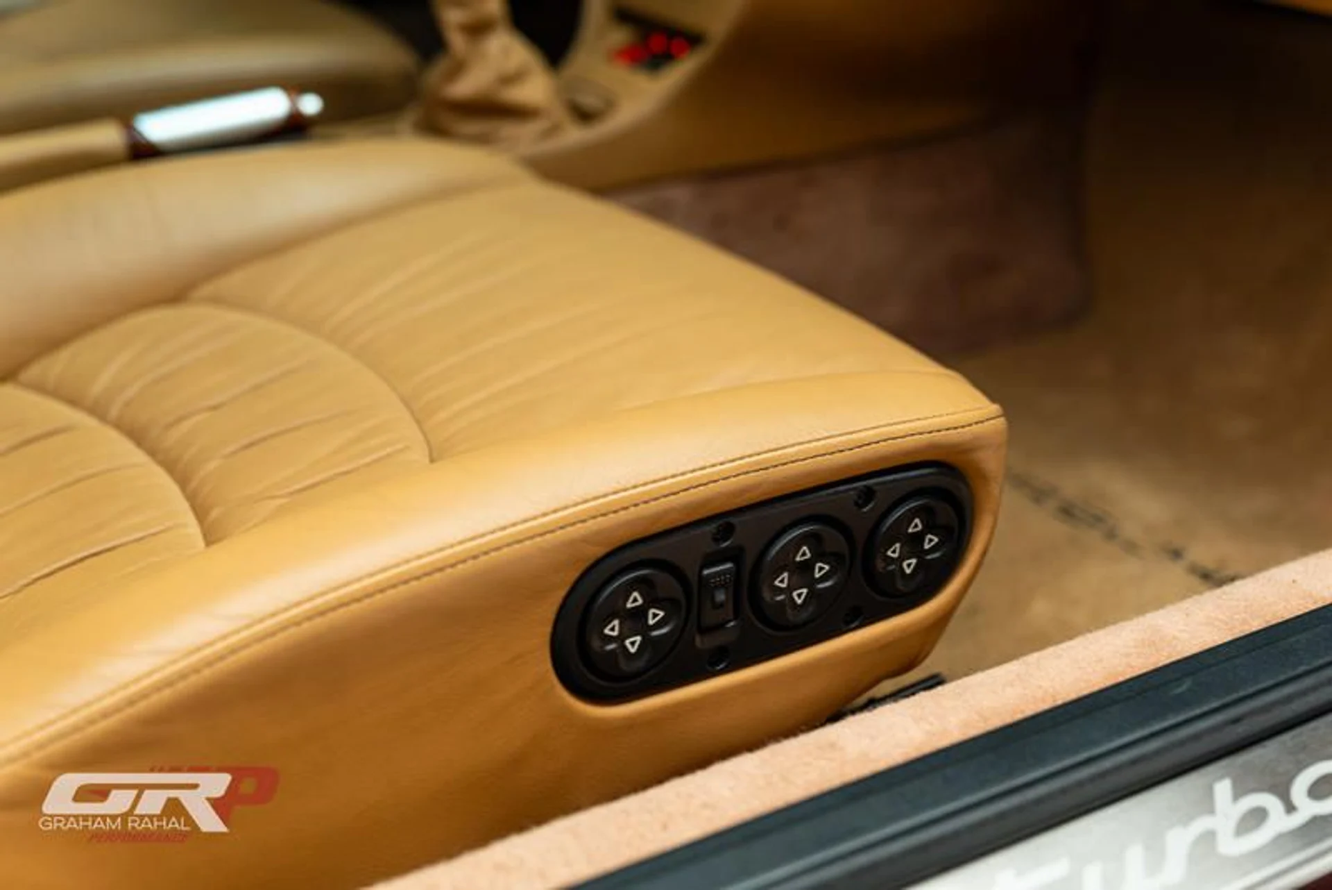 mph057_3415621523_04_B702_C1_5_EC_6_4080_915_D_DAA_0243_C0370_a7e11efcab