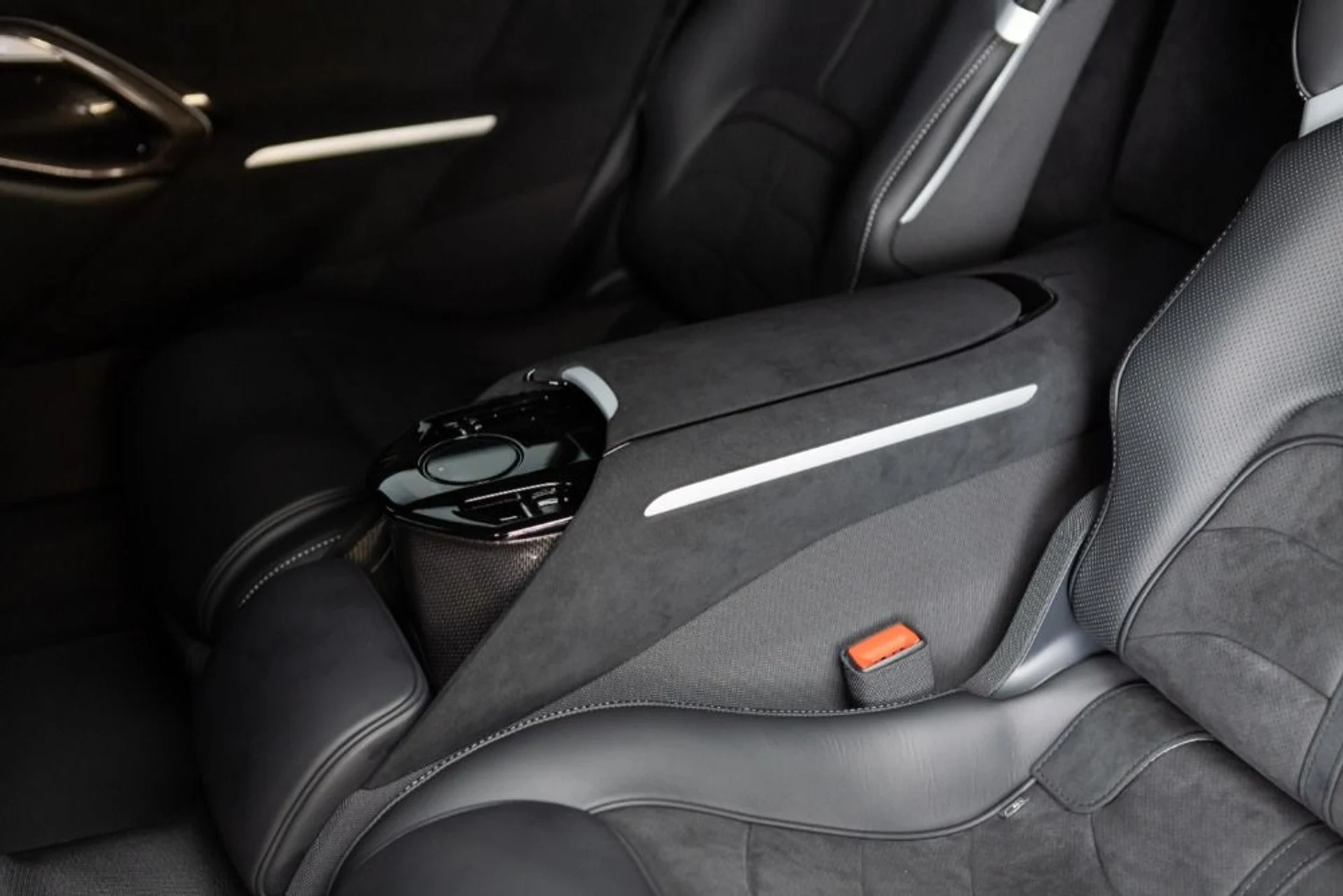 mph057_3416112111_Used_2025_Ferrari_Purosangue_14e091c718