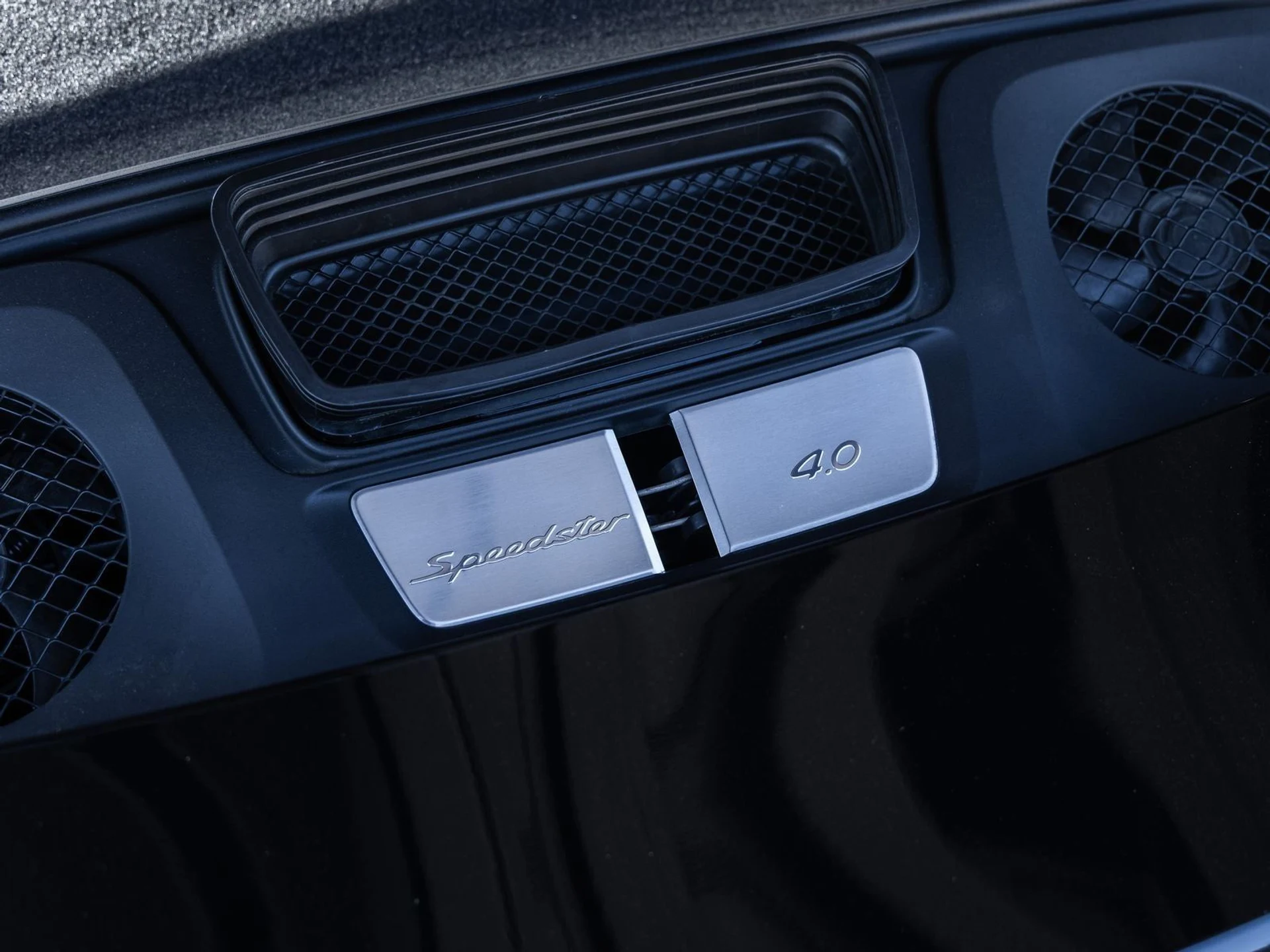 mph057_3453398331_58_633ecedfad