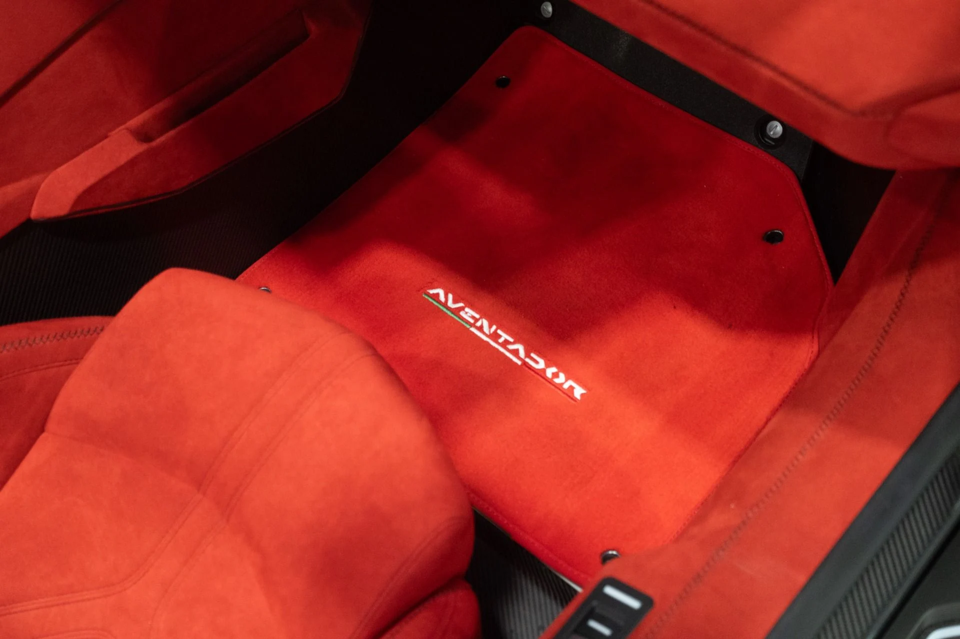 mph057_3474869317_Used_2020_Lamborghini_Aventador_LP_770_4_SVJ_1784233196_5efad84125