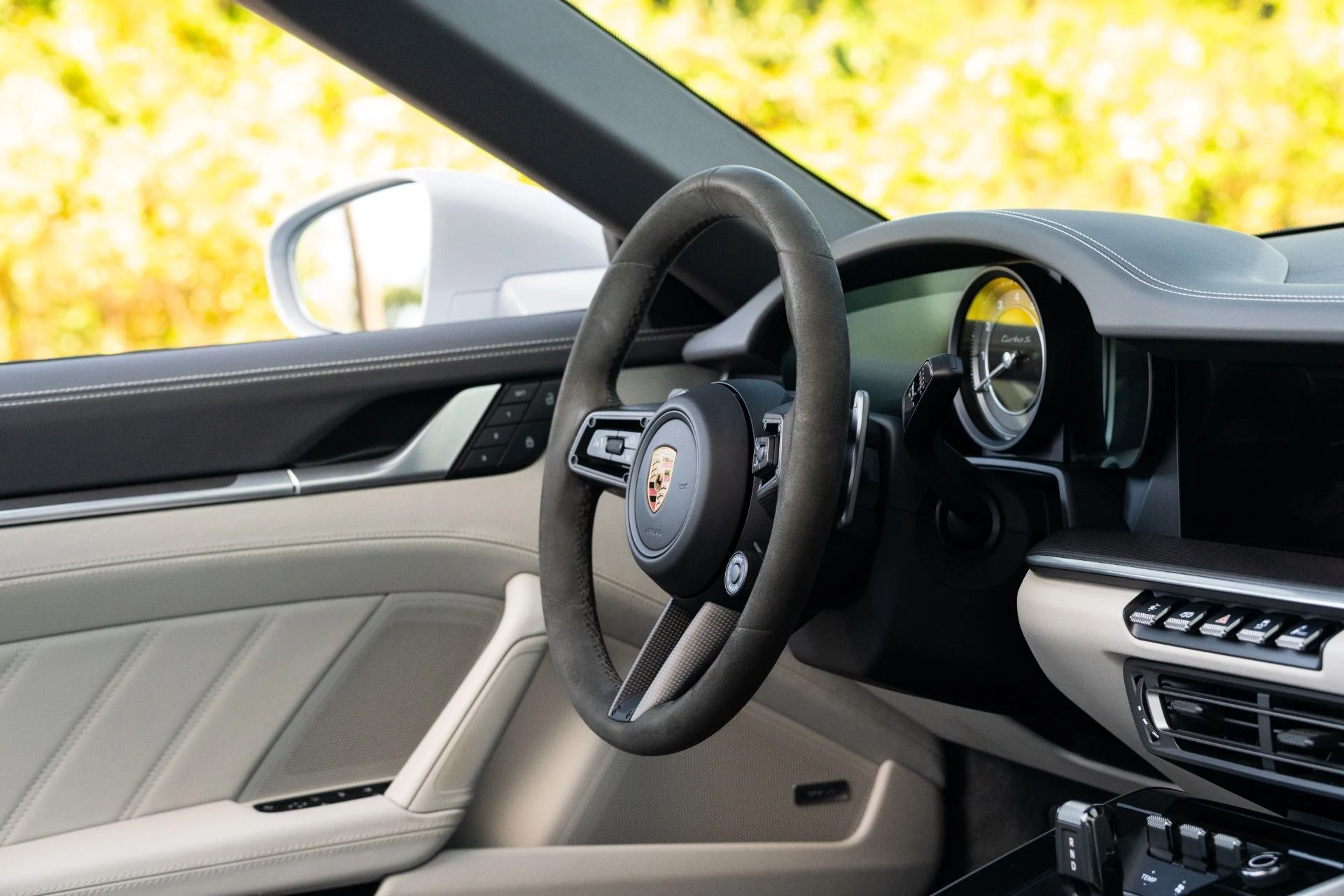 mph057_3486942505_Used_2025_Porsche_911_Cabriolet_Turbo_S_1769622578_020cdae1d1