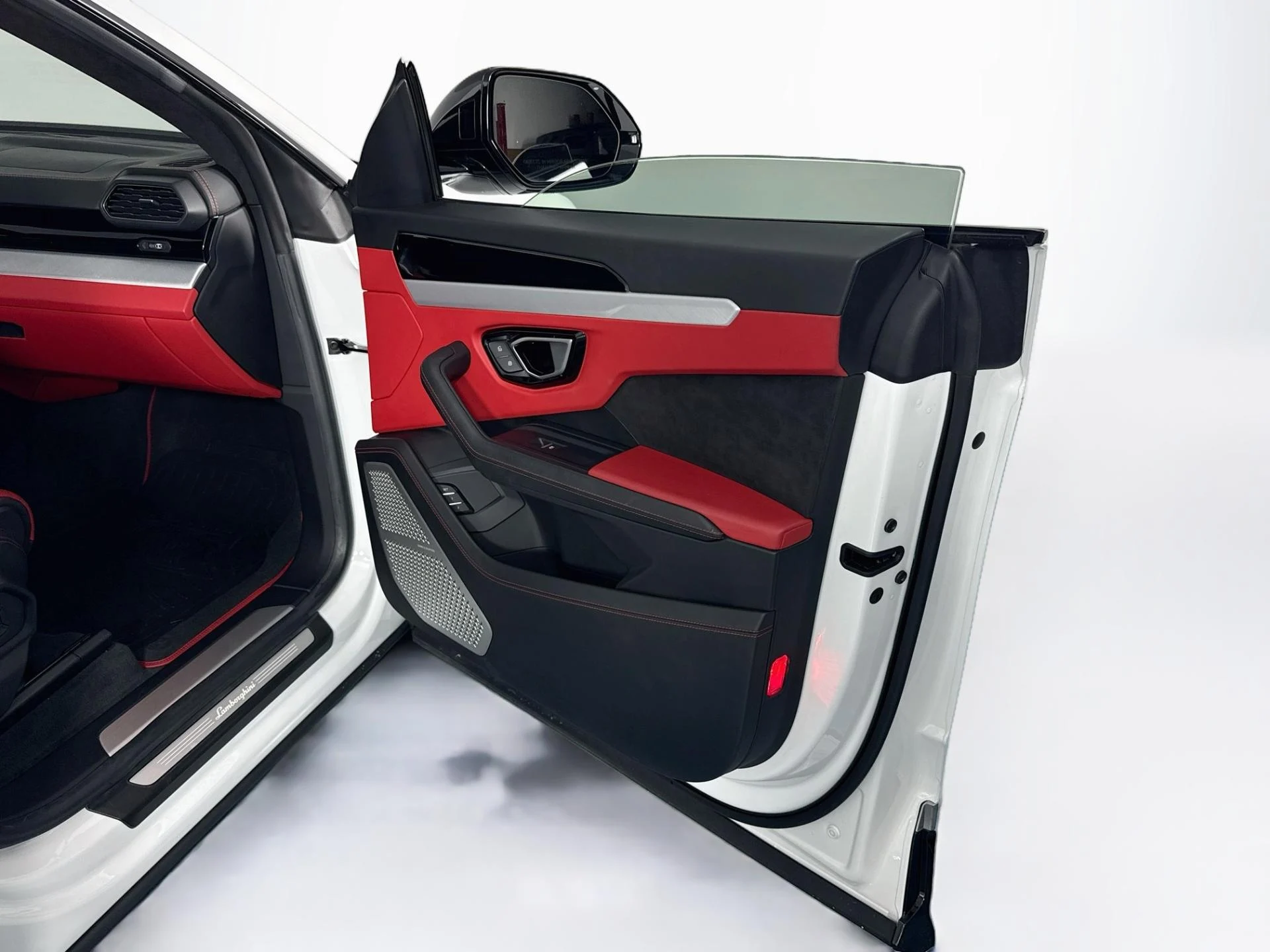 mph057_3529946321_Used_2020_Lamborghini_Urus_1788550639_5822d99ca0