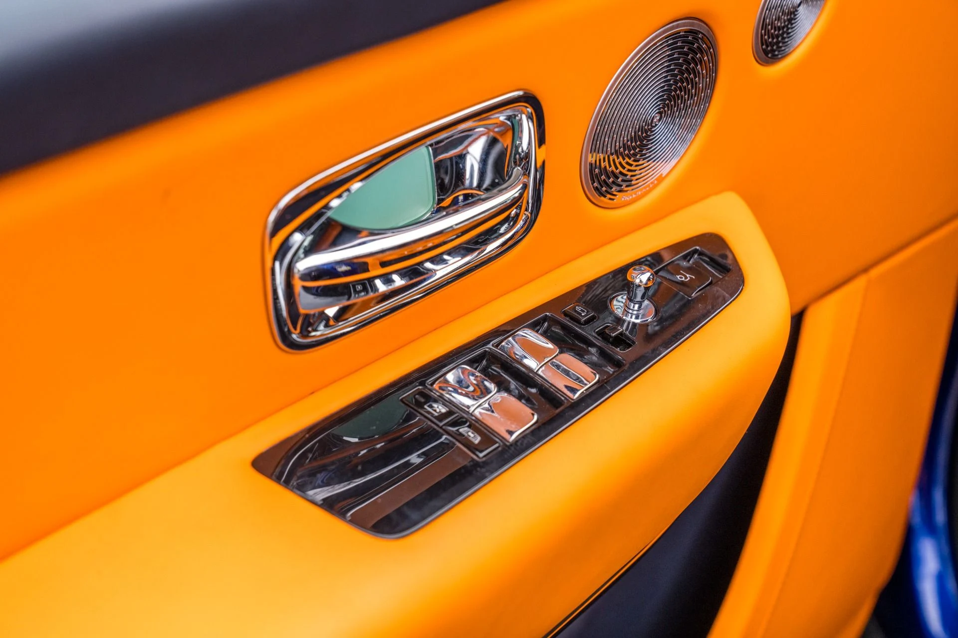 mph057_35583407_Used_2023_Rolls_Royce_Black_Badge_Cullinan_1772494379_e28a86a964