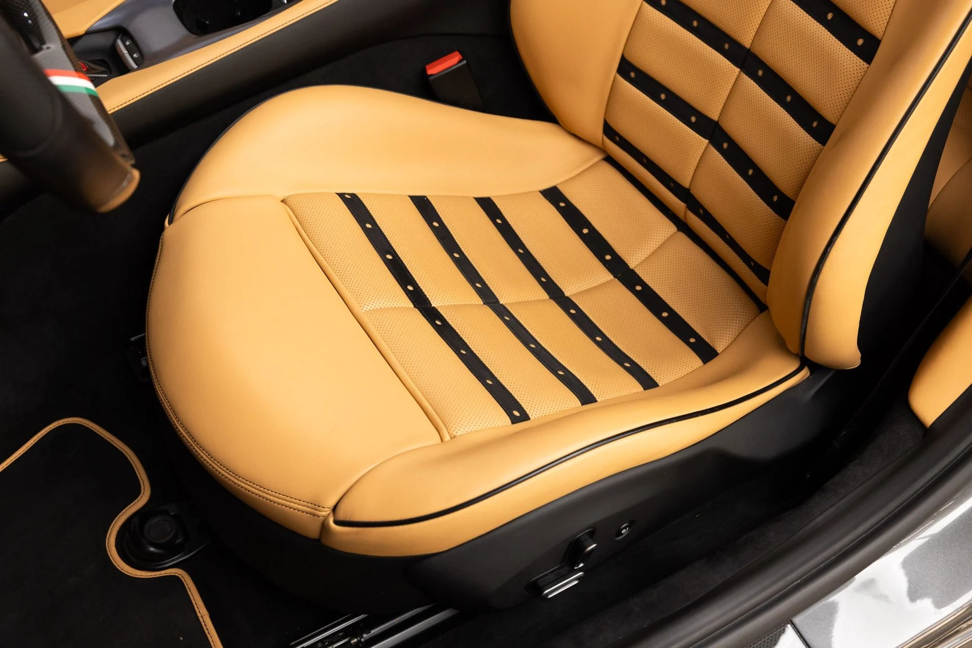mph057_3575067918_Used_2019_Ferrari_Portofino_1784318320_f6f71a78a6