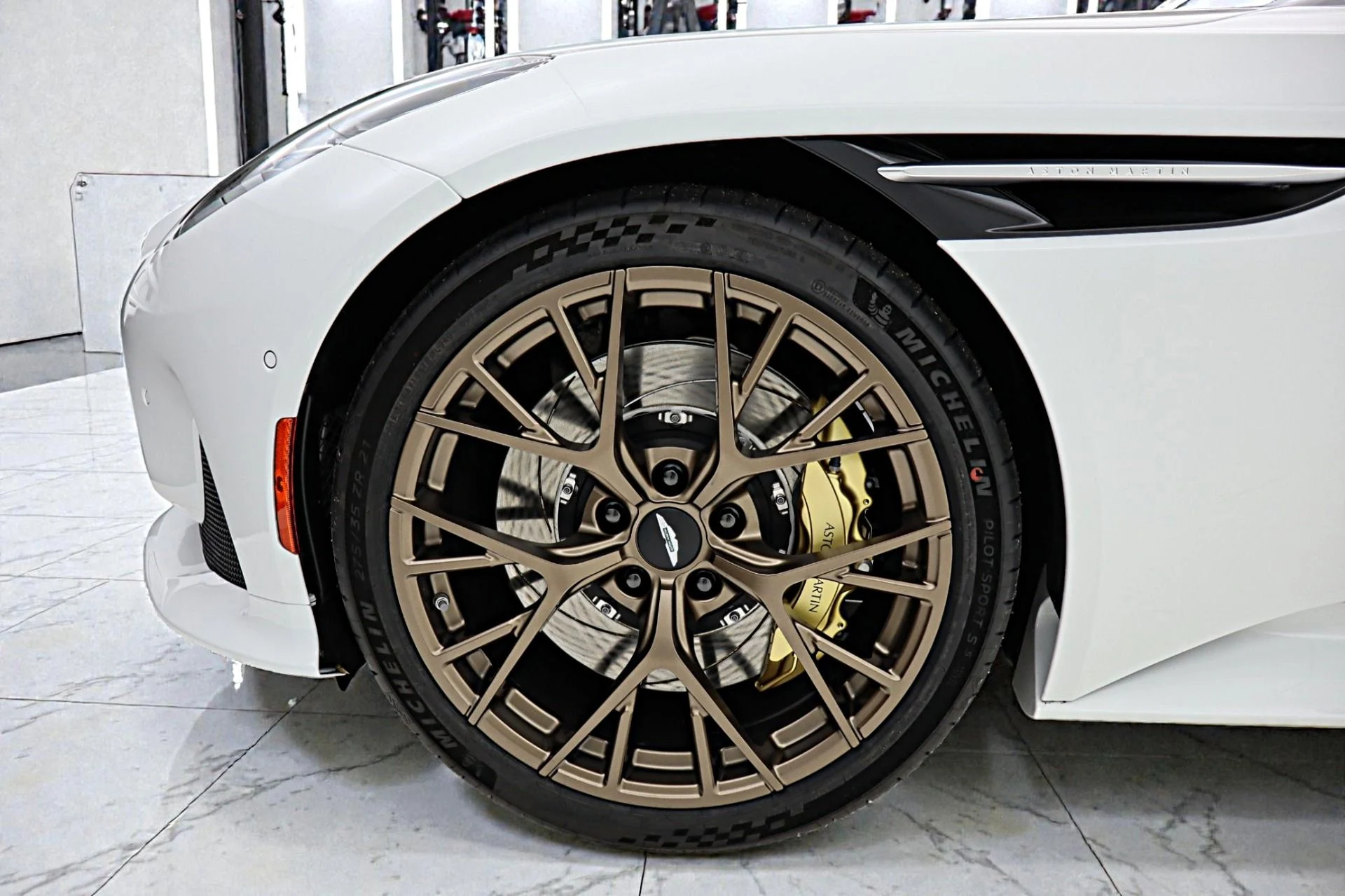 mph057_358696016_New_2026_Aston_Martin_DB_12_Volante_e6ac656a2f