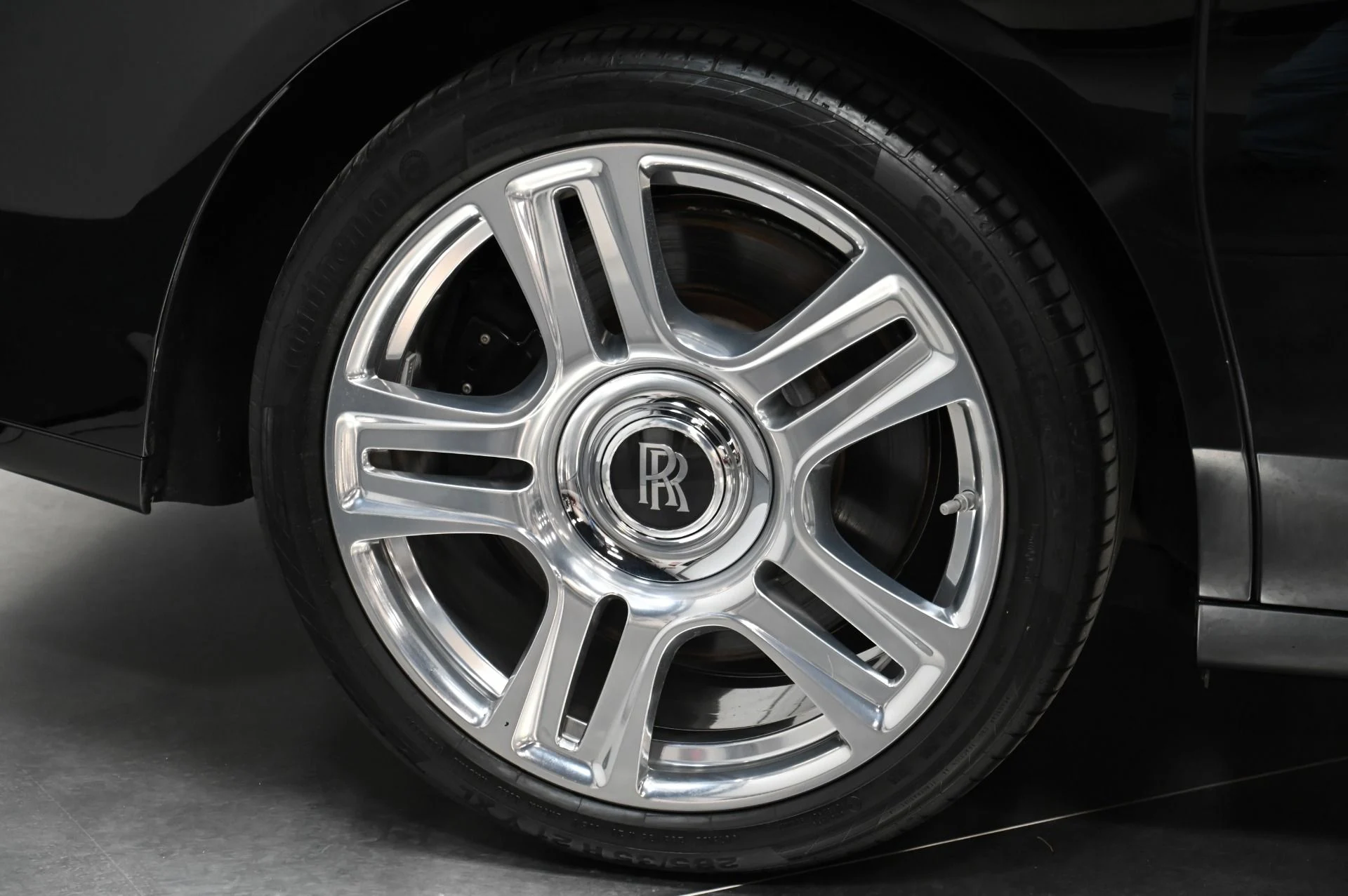 mph057_3602126908_Used_2015_Rolls_Royce_Ghost_Base_1723921602_c6a822615c