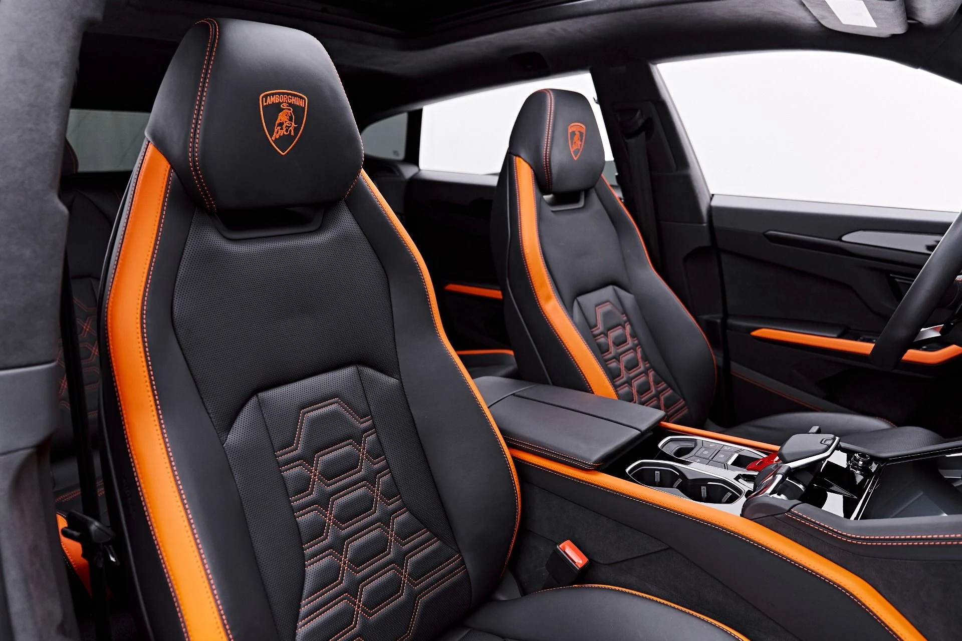 mph057_3611741308_Used_2025_Lamborghini_Urus_SE_1788282753_d73ad14f87