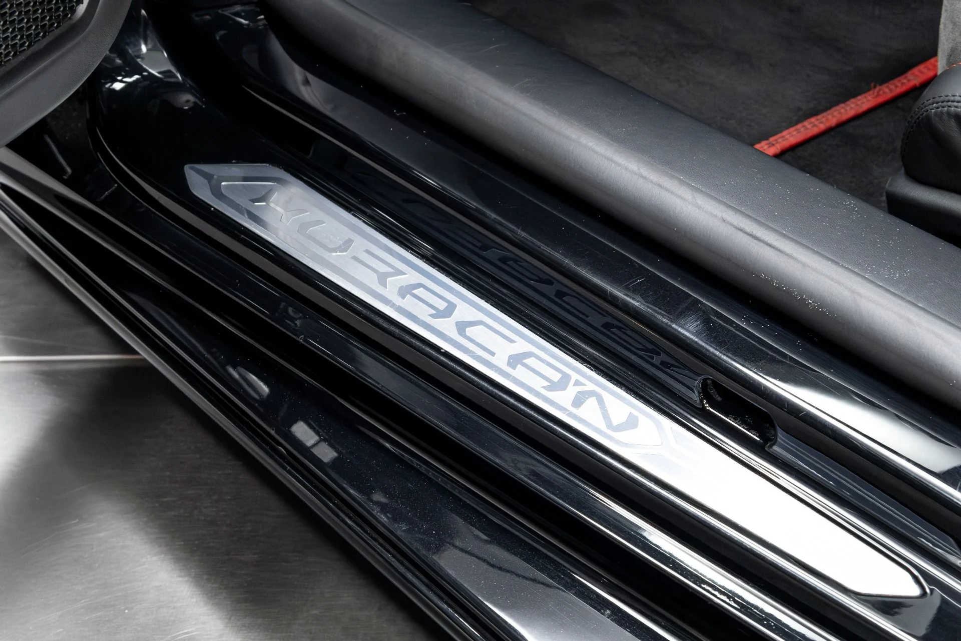 mph057_3612711155_Used_2020_Lamborghini_Huracan_EVO_1774302788_1fa3d0e0c2