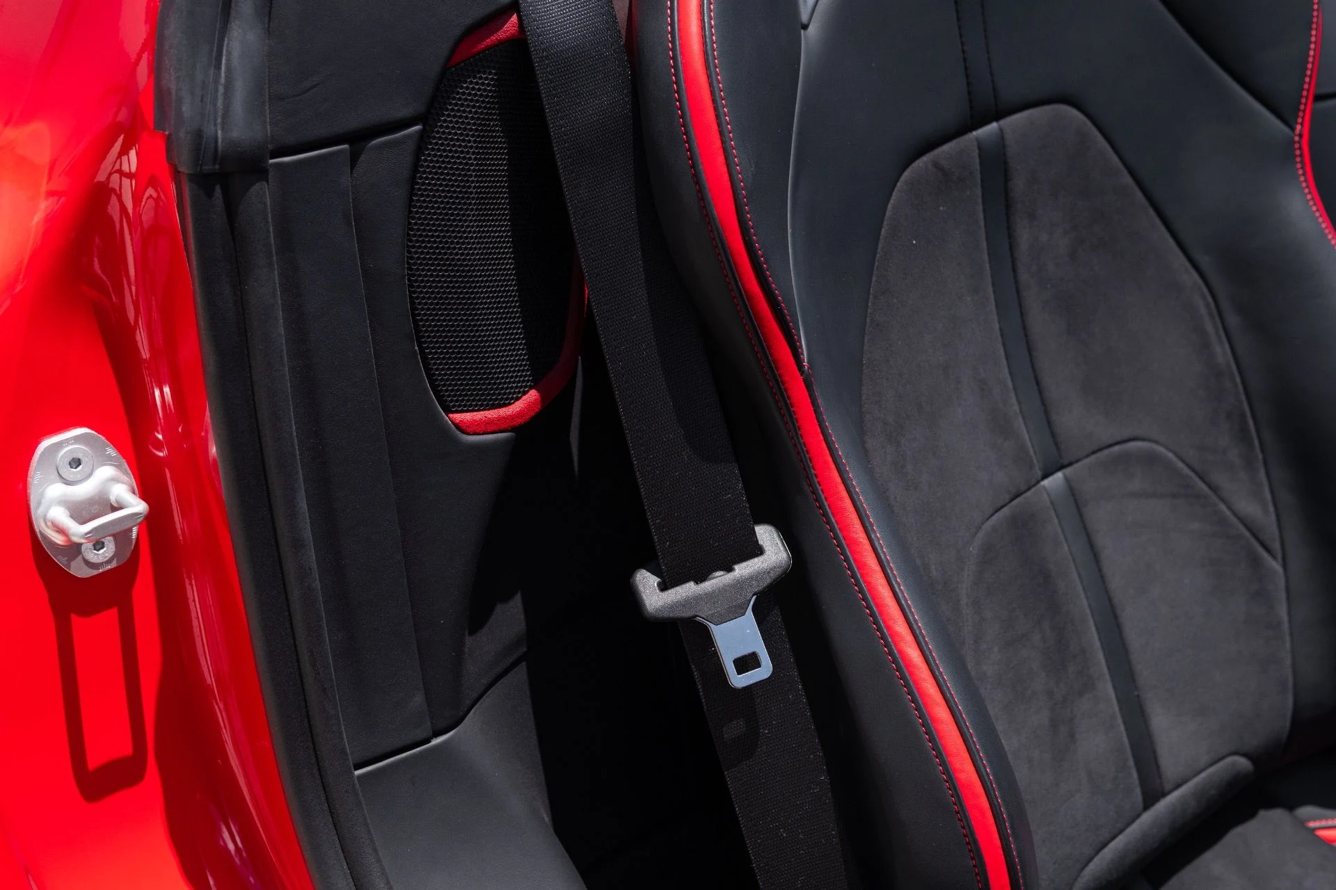 mph057_3629257446_Used_2025_Ferrari_SF_90_Spider_1779242340_77ab118ff6