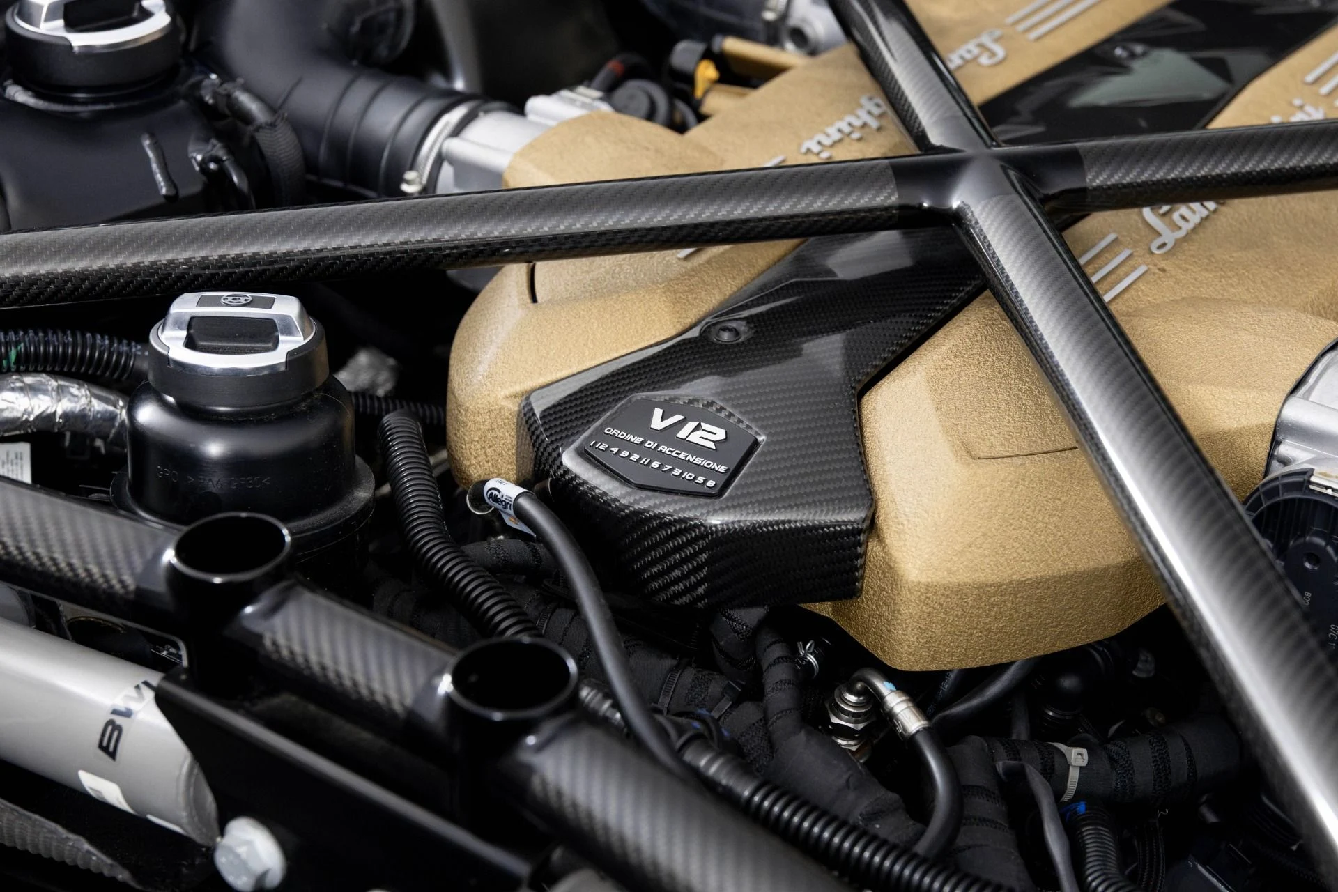 mph057_3647312706_Used_2020_Lamborghini_Aventador_SVJ_1759430152_d4ebbc8547