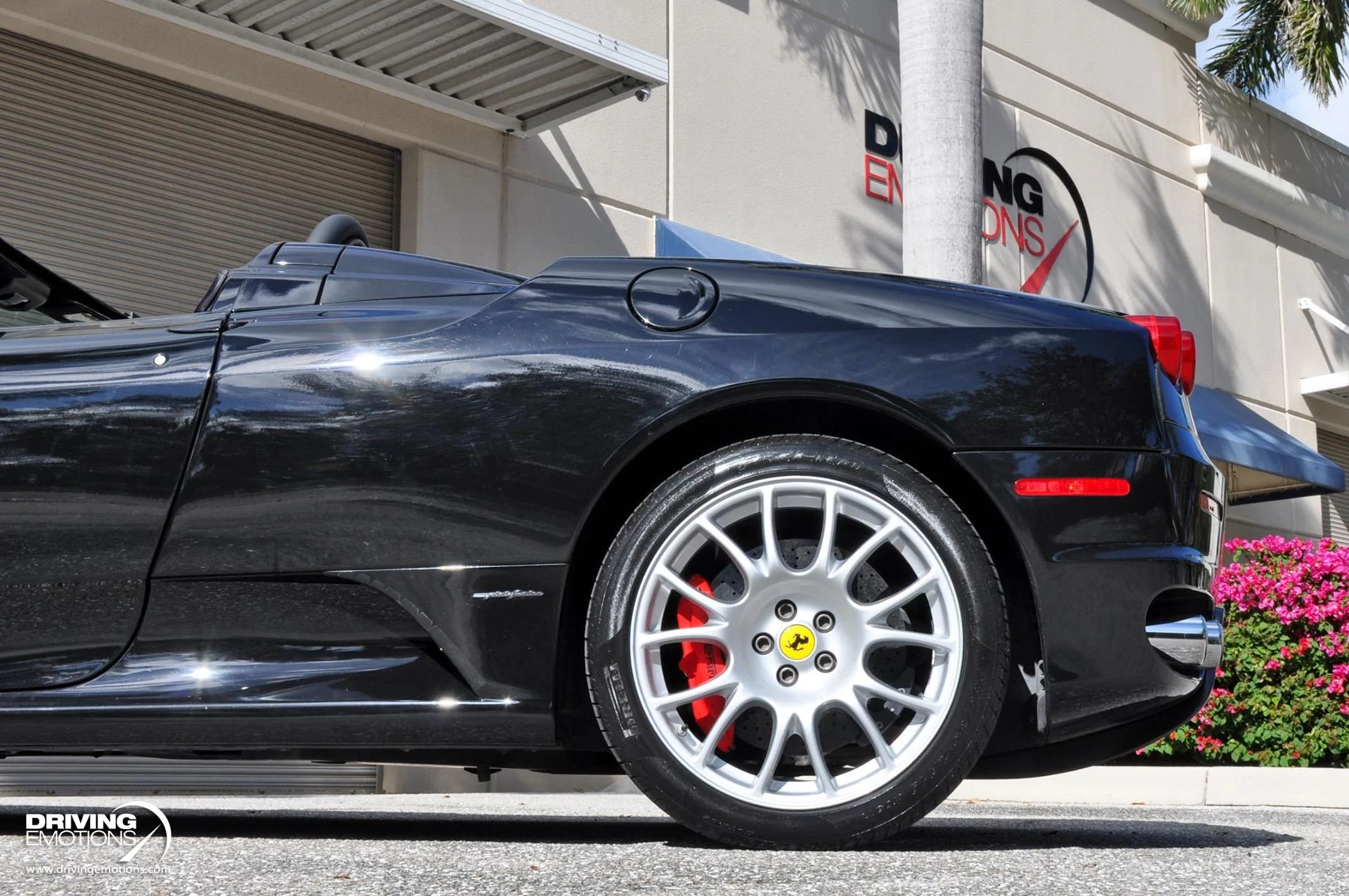 mph057_3668039821_885_p58_l_8cd85c9675