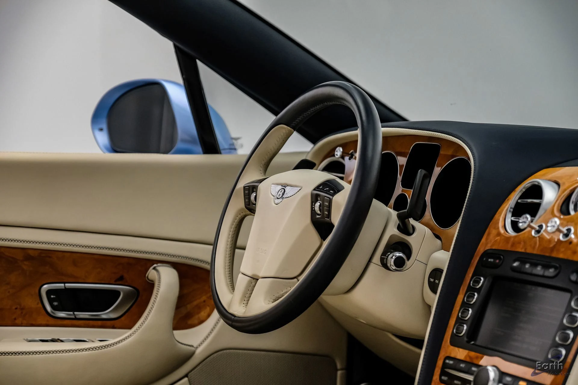 mph057_3683568472_0d4b8926b08532fab201b8e6bce767f9x_e6542dda32