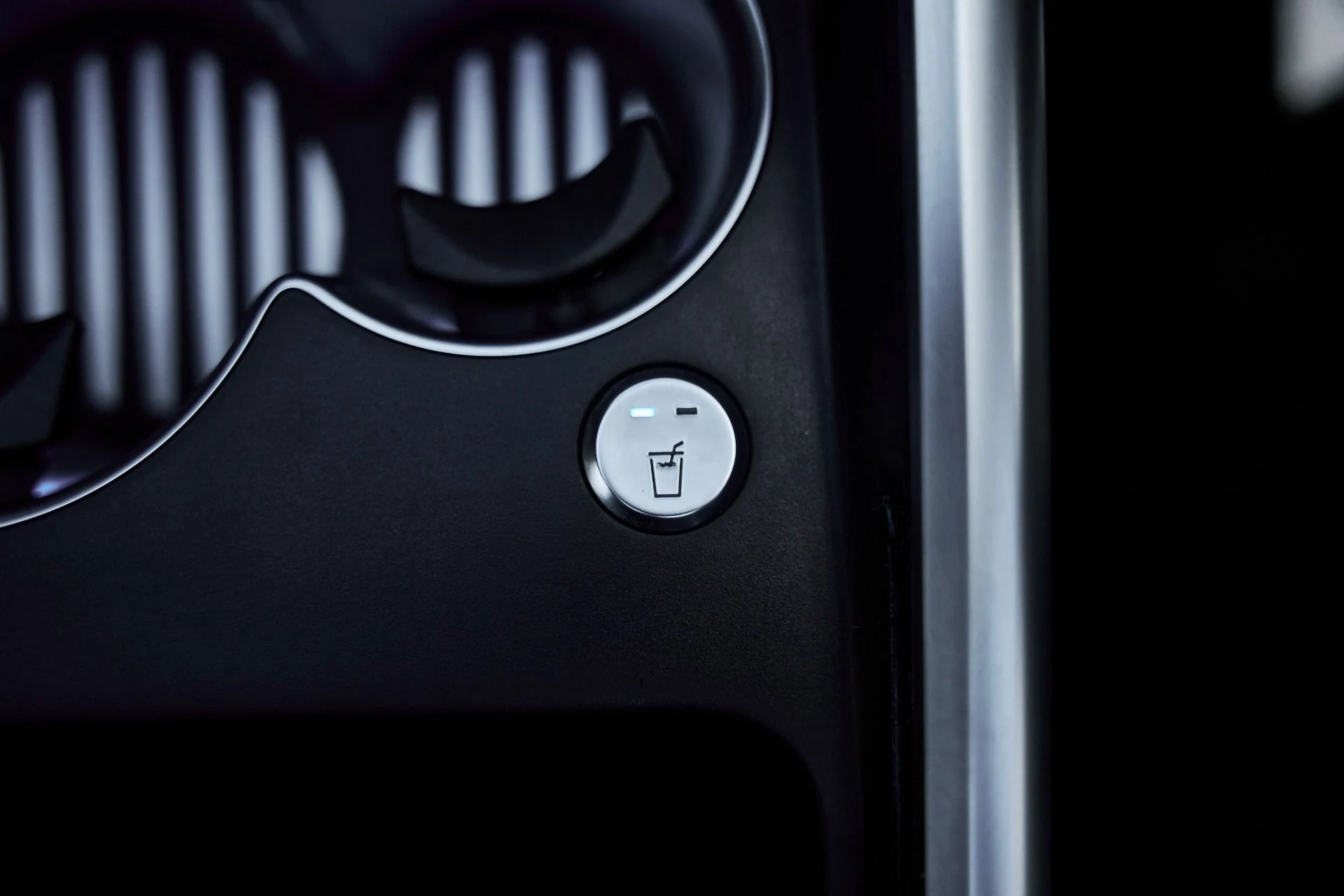 mph057_3686297593_Used_2024_Mercedes_Benz_EQS_Maybach_EQS_680_1775326085_f53072072c