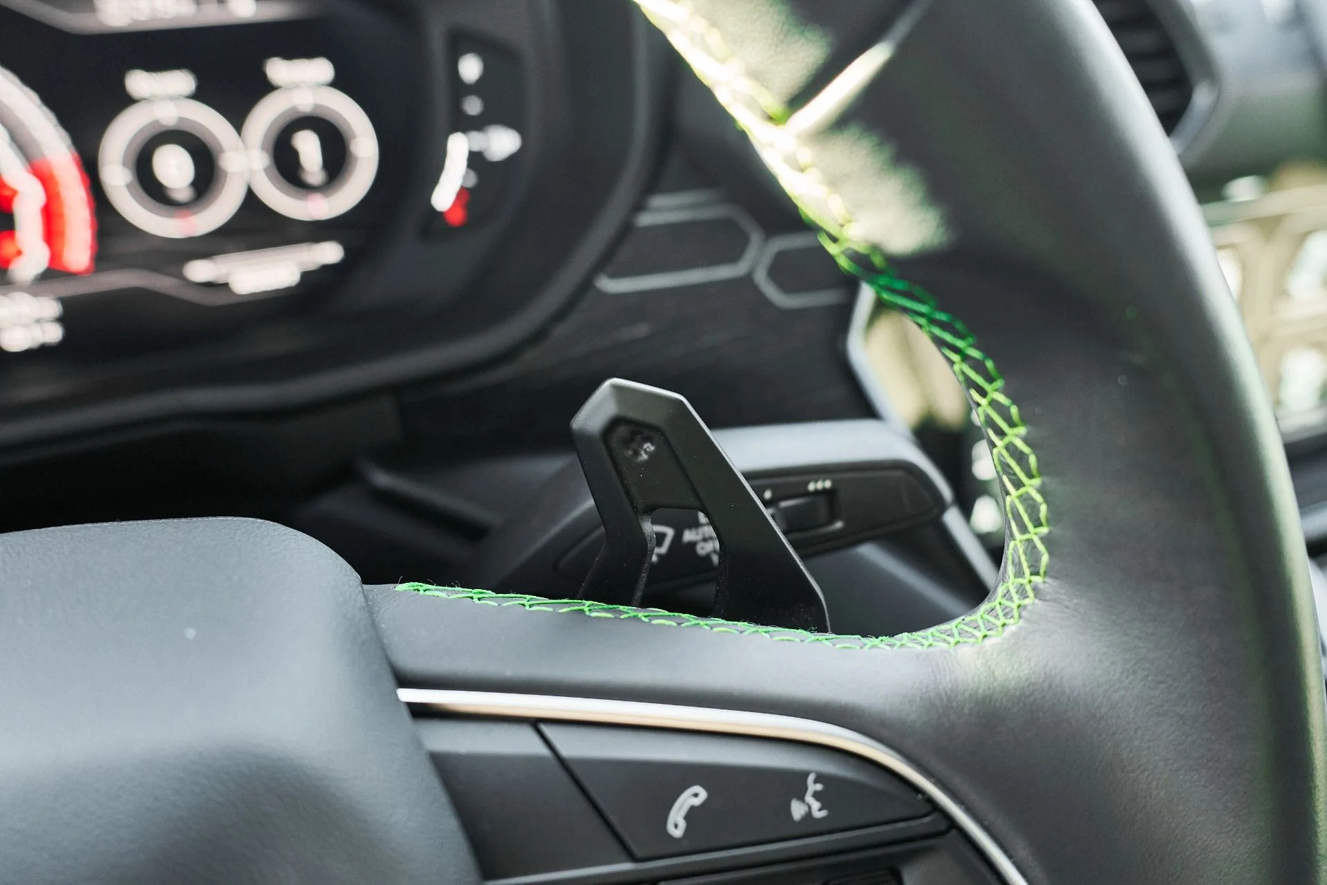 mph057_3709782215_Used_2021_Lamborghini_Urus_1765854554_fb6e26a96f