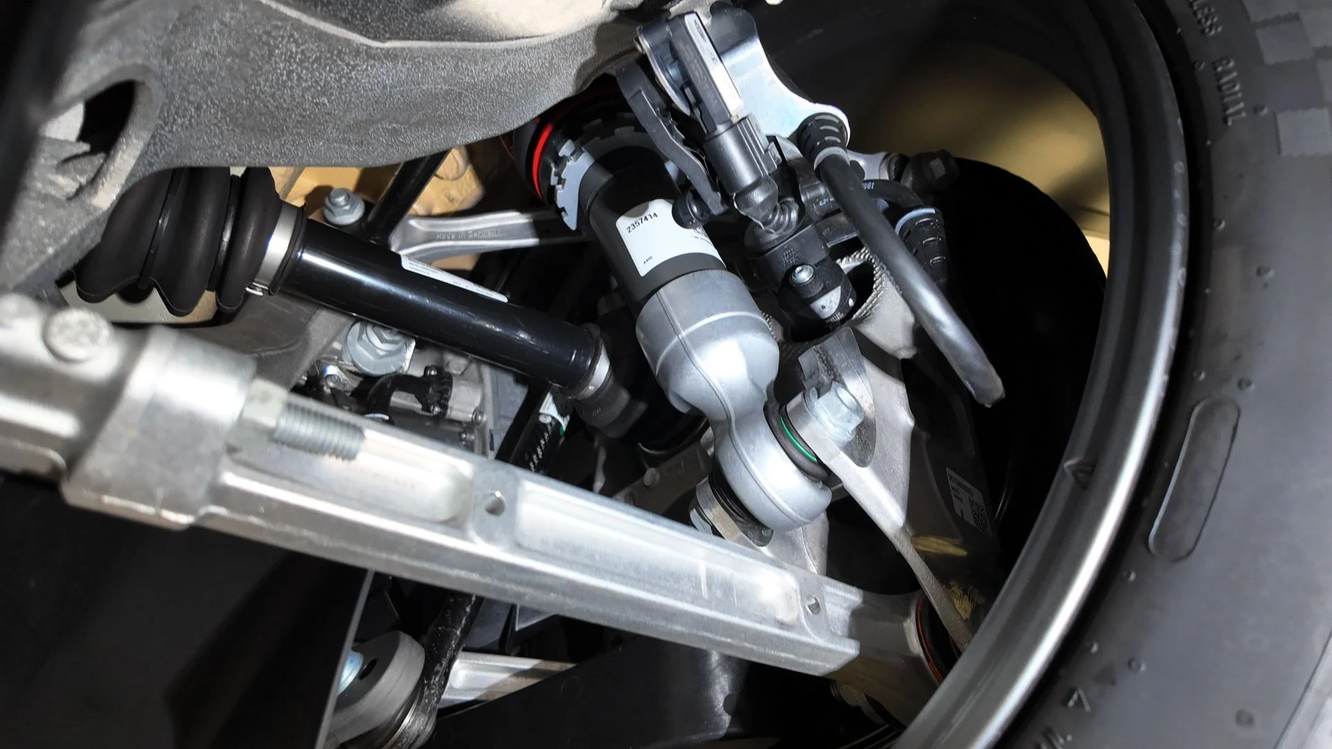mph057_3753970015_Used_2025_Porsche_911_GT_3_Touring_1755034143_dbac6c7243