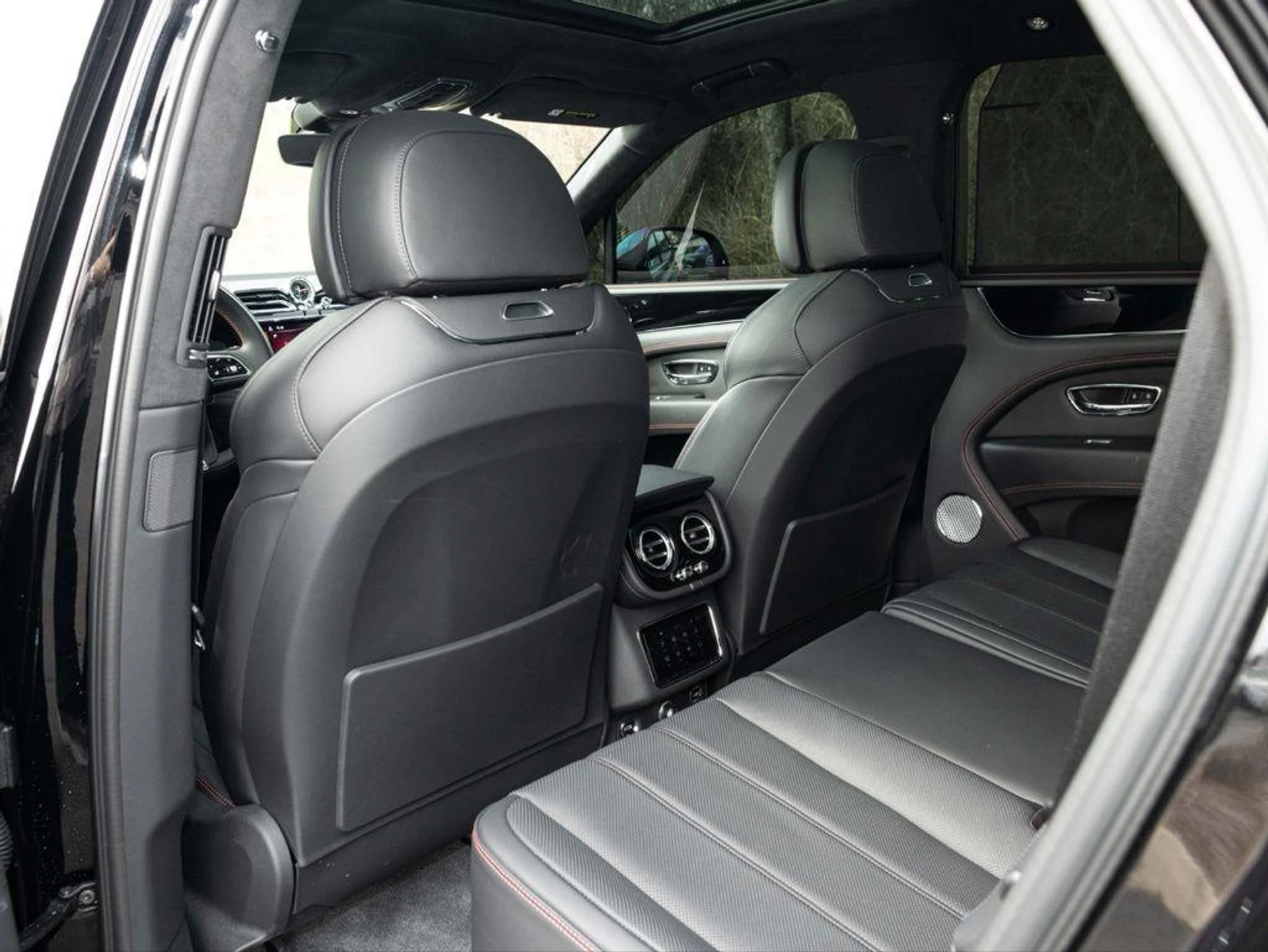 mph057_3764543164_497104613_69a1b72f1e5607789028c3eb_308b1daa6d