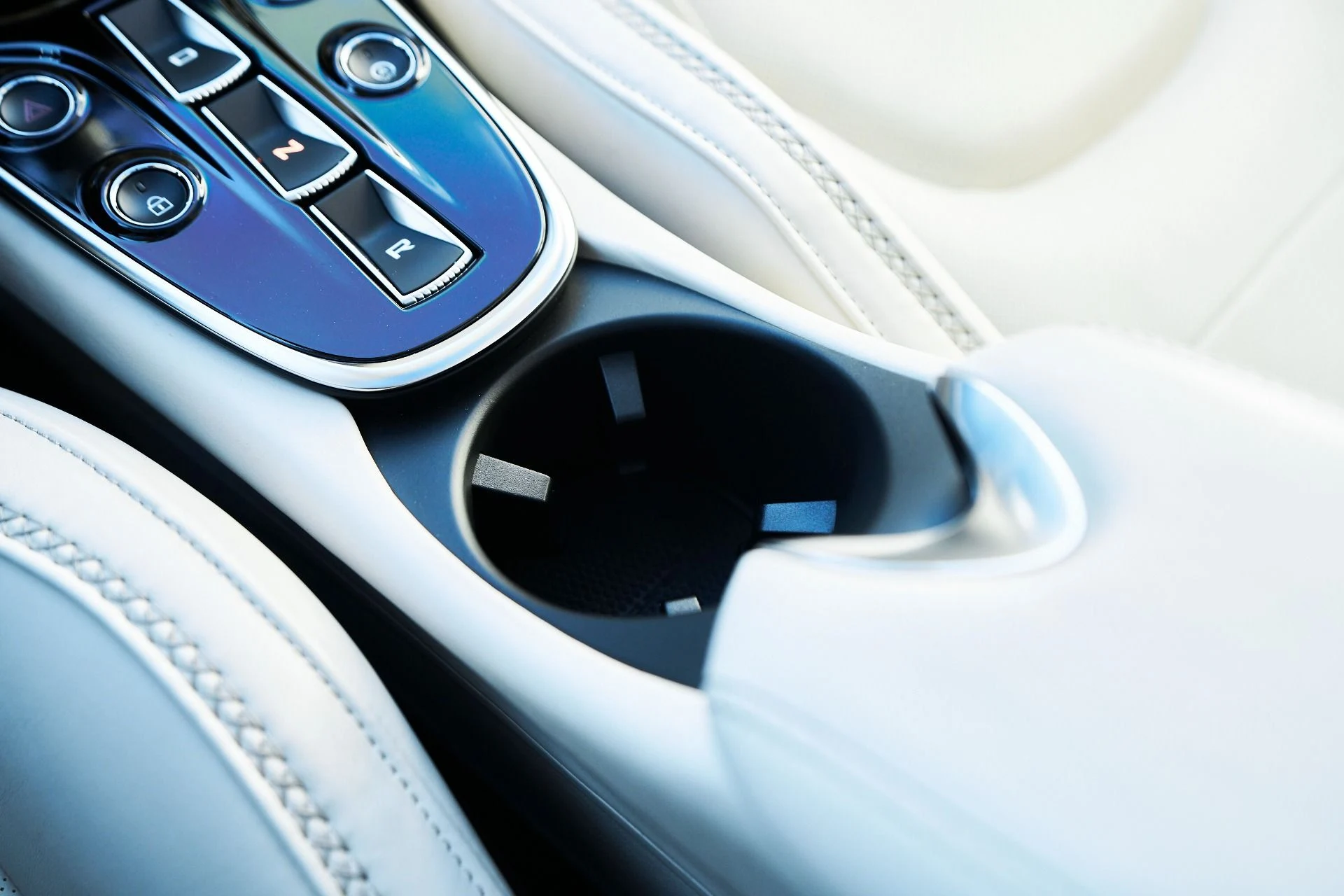 mph057_378428295_Used_2022_Mc_Laren_GT_Base_1765245112_eb254f229f