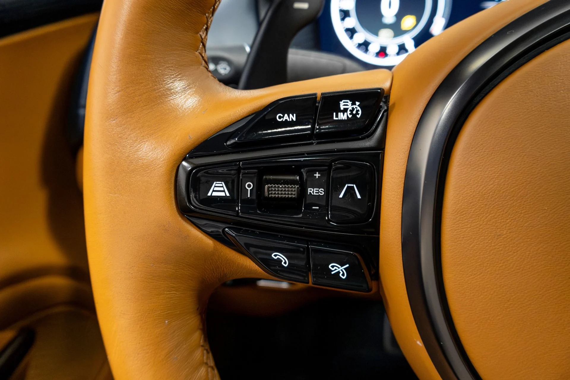 mph057_3828421139_Used_2021_Aston_Martin_DBX_1770088523_ab1acefe0d