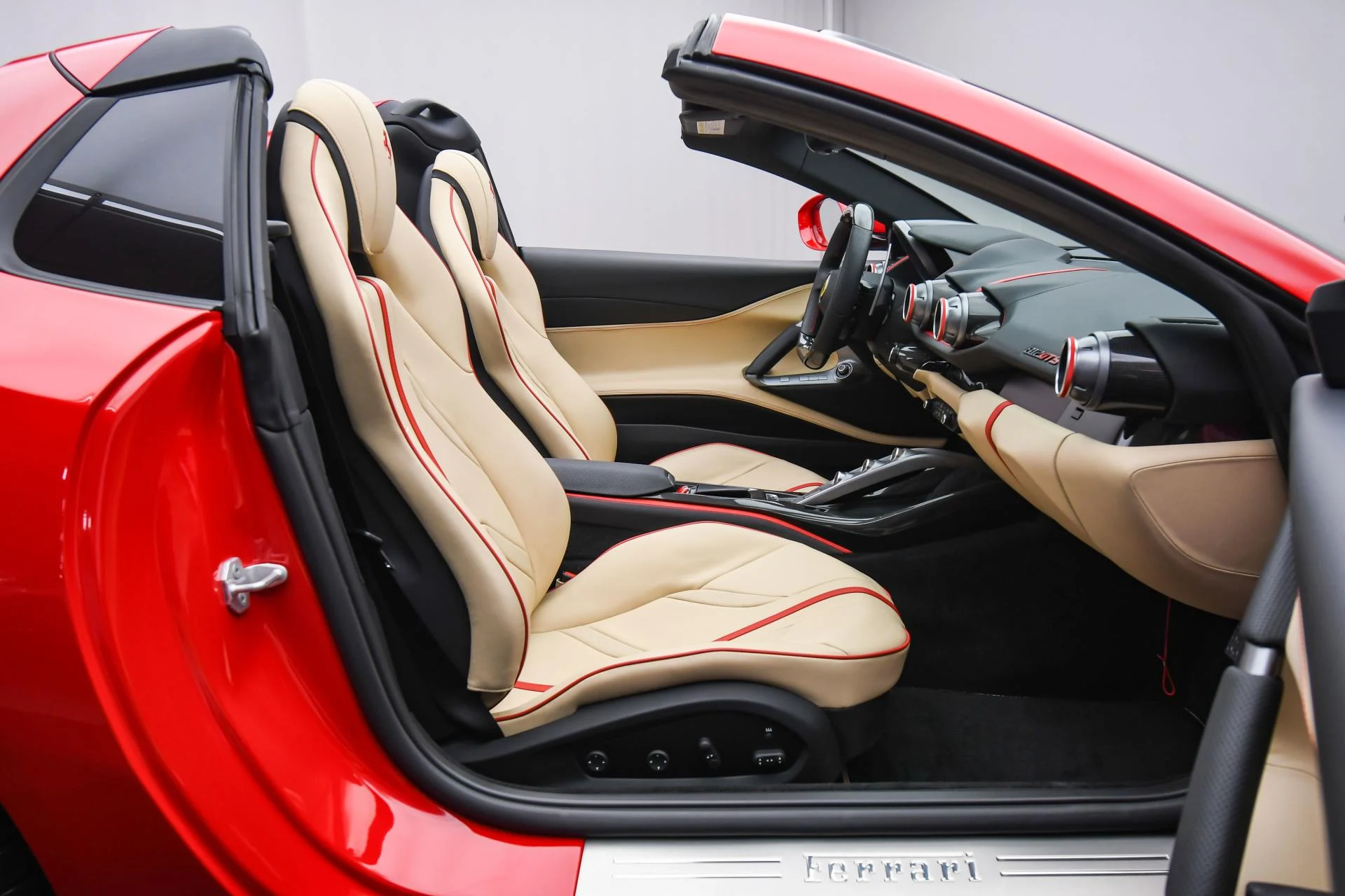 mph057_3835045509_Used_2022_Ferrari_812_GTS_1752652211_5ceb8b0757