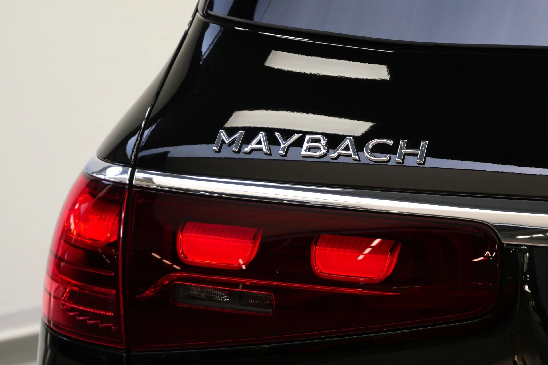 mph057_3847547851_Used_2025_Mercedes_Benz_Maybach_GLS_600_4_MATIC_Monoblock_Wheels_4_Seat_Configuration_Rear_Entertainment_1776793710_a693a485ac