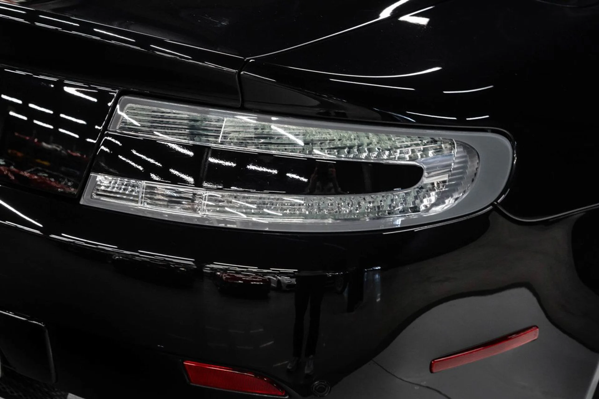 mph057_3876035082_aston_martin_vantage_2008_511c3d931c