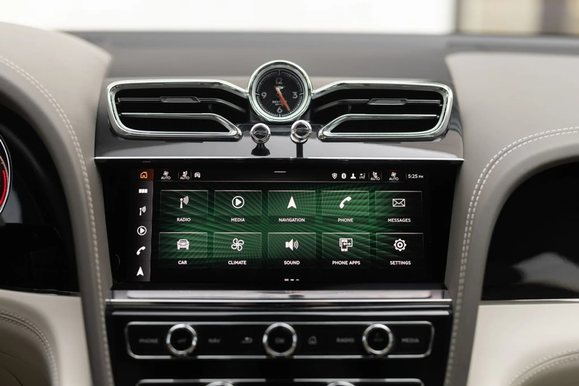 mph057_3924788937_99bd06eede4463f39463975bb44cb8d4x_51b1510762