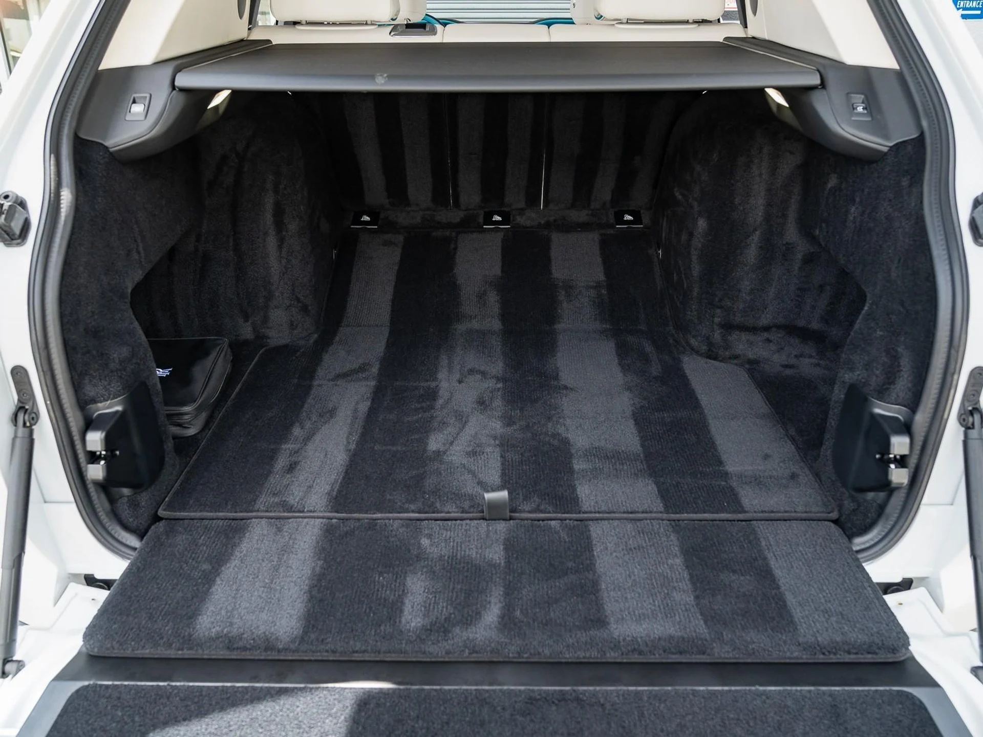 mph057_3961720849_Used_2023_Rolls_Royce_Cullinan_1761685709_7e604968a3