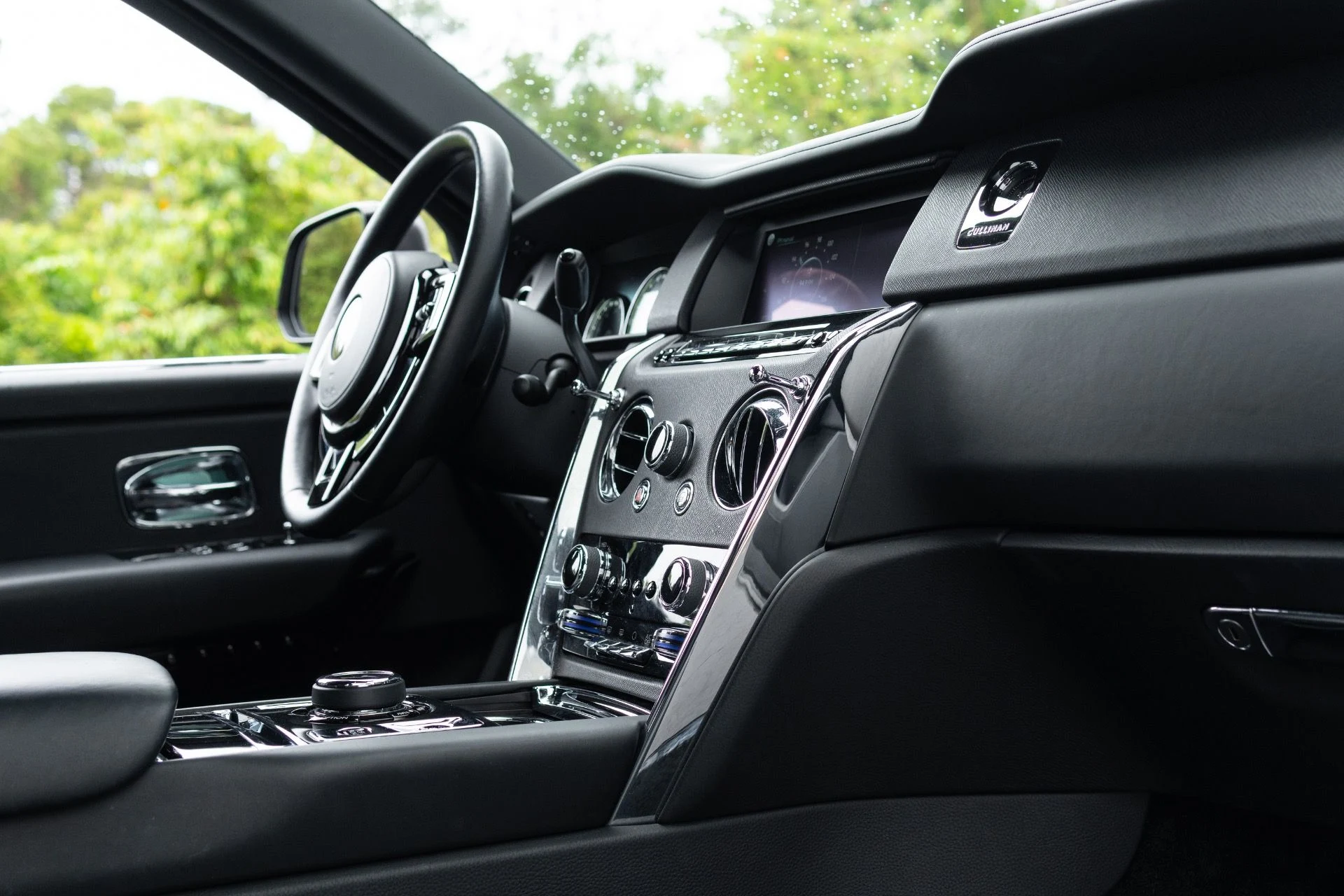 mph057_3965031587_Used_2020_Rolls_Royce_Cullinan_1775753700_bc21f8173d