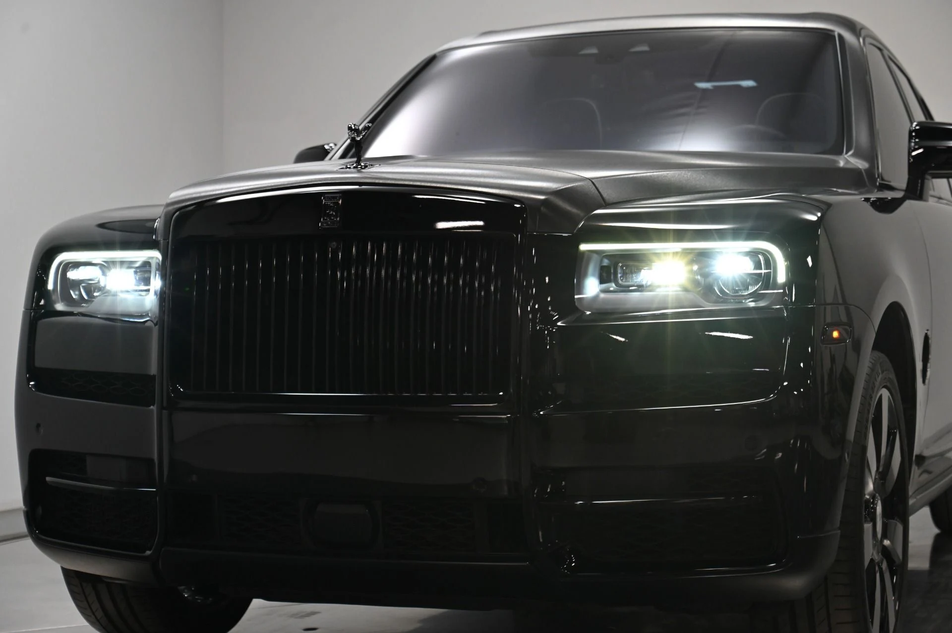 mph057_3987074442_Used_2019_Rolls_Royce_Cullinan_Base_1753916871_bd0306af04