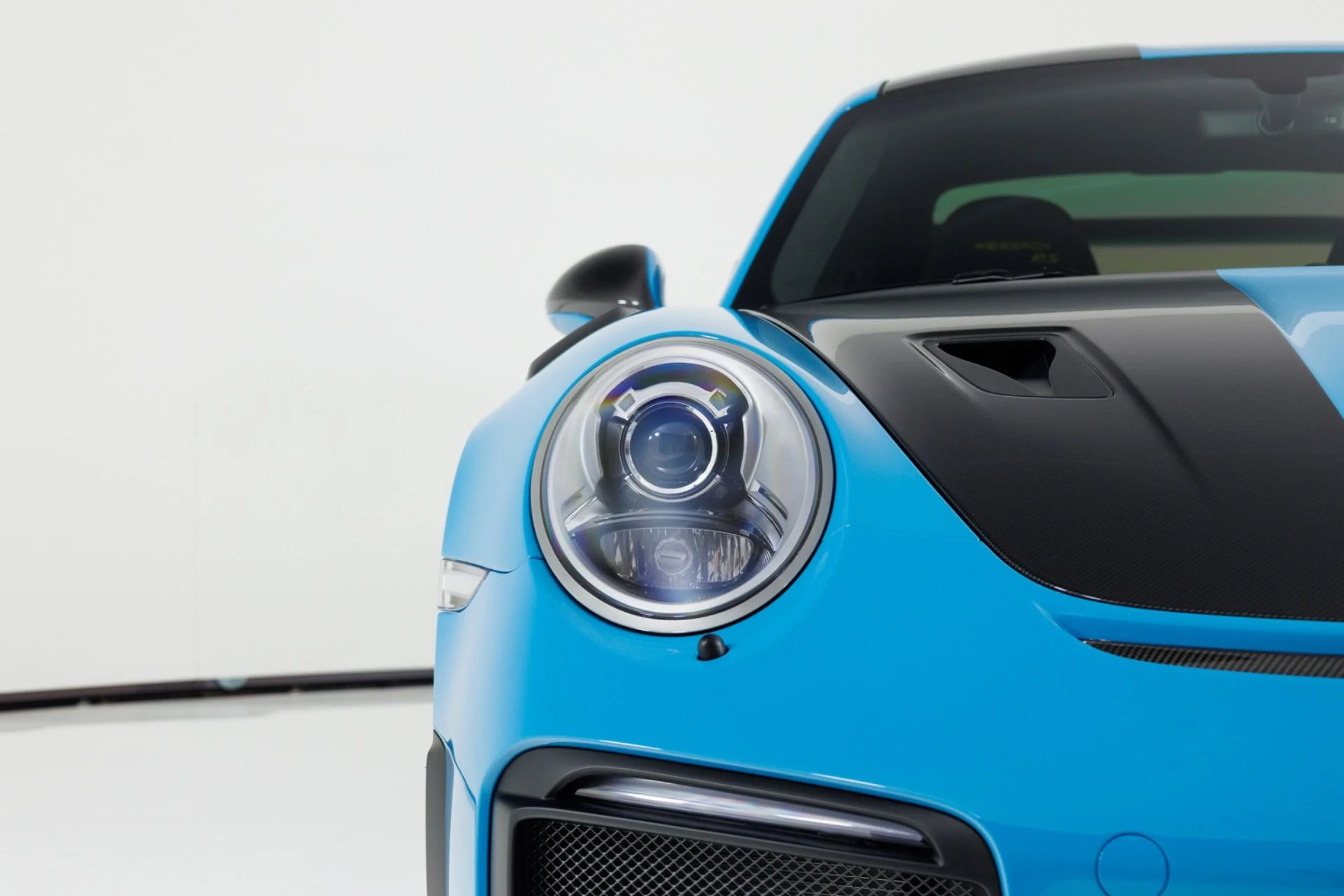 mph057_4044745825_Used_2018_Porsche_911_GT_2_RS_1783631648_a2185065b7