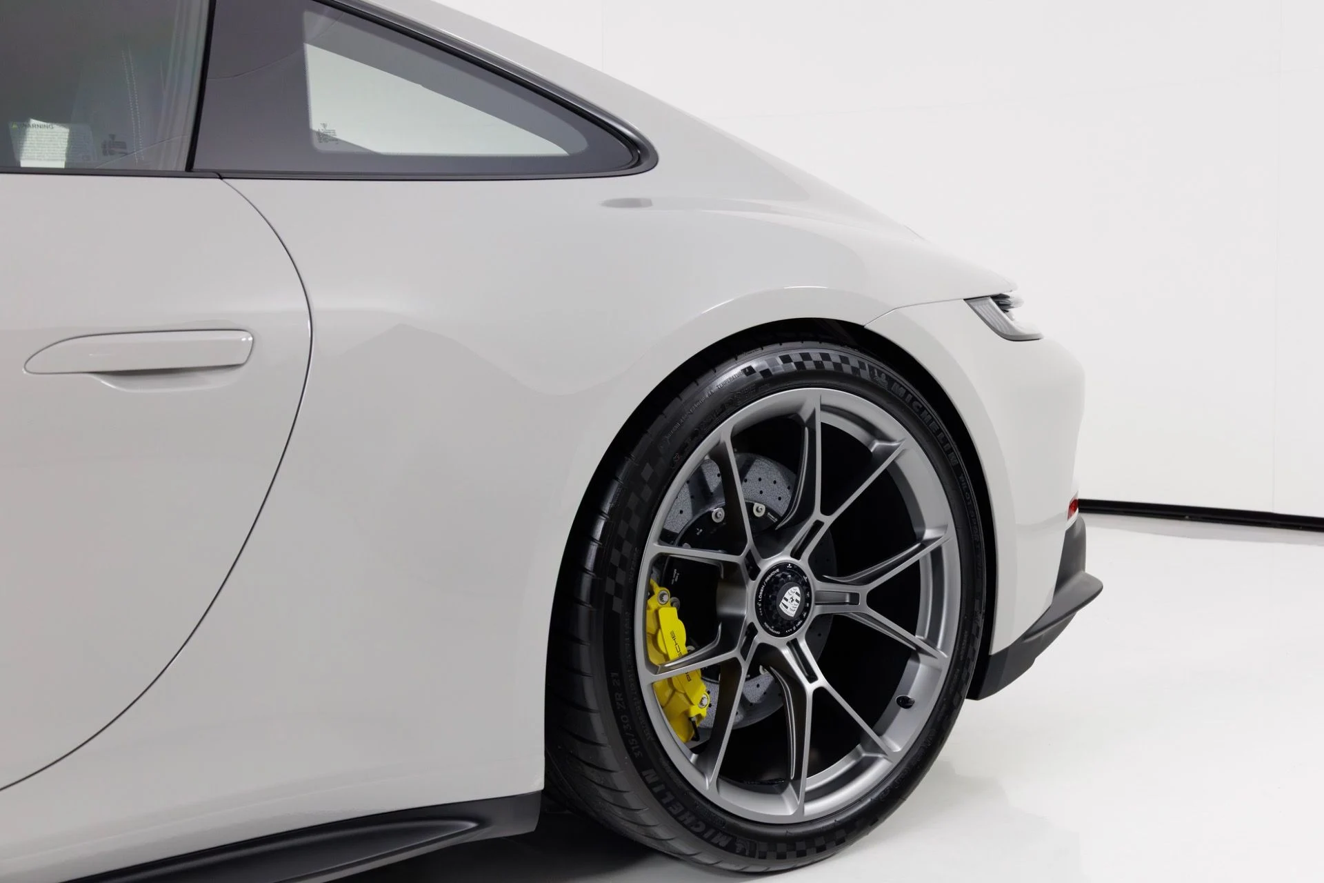 mph057_4156549034_Used_2024_Porsche_911_GT_3_Touring_1767999905_08594c3a43