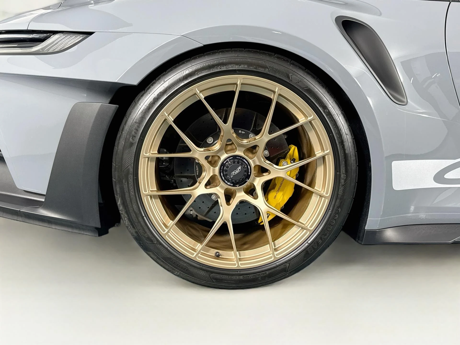 mph057_4176568165_Used_2025_Porsche_911_GT_3_RS_1786072474_ef73e53a6b