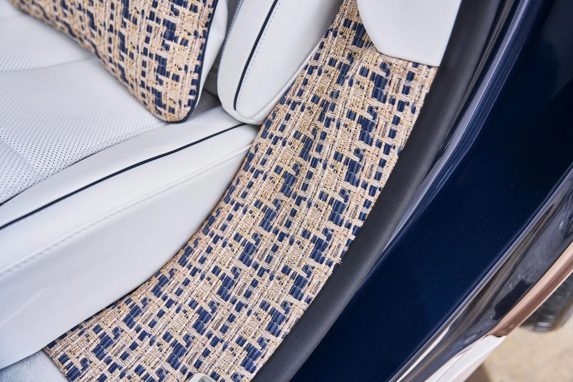 mph057_4209142136_Used_2023_Mercedes_Benz_S_Class_Maybach_S_680_1772678631_7bb00f6cbe